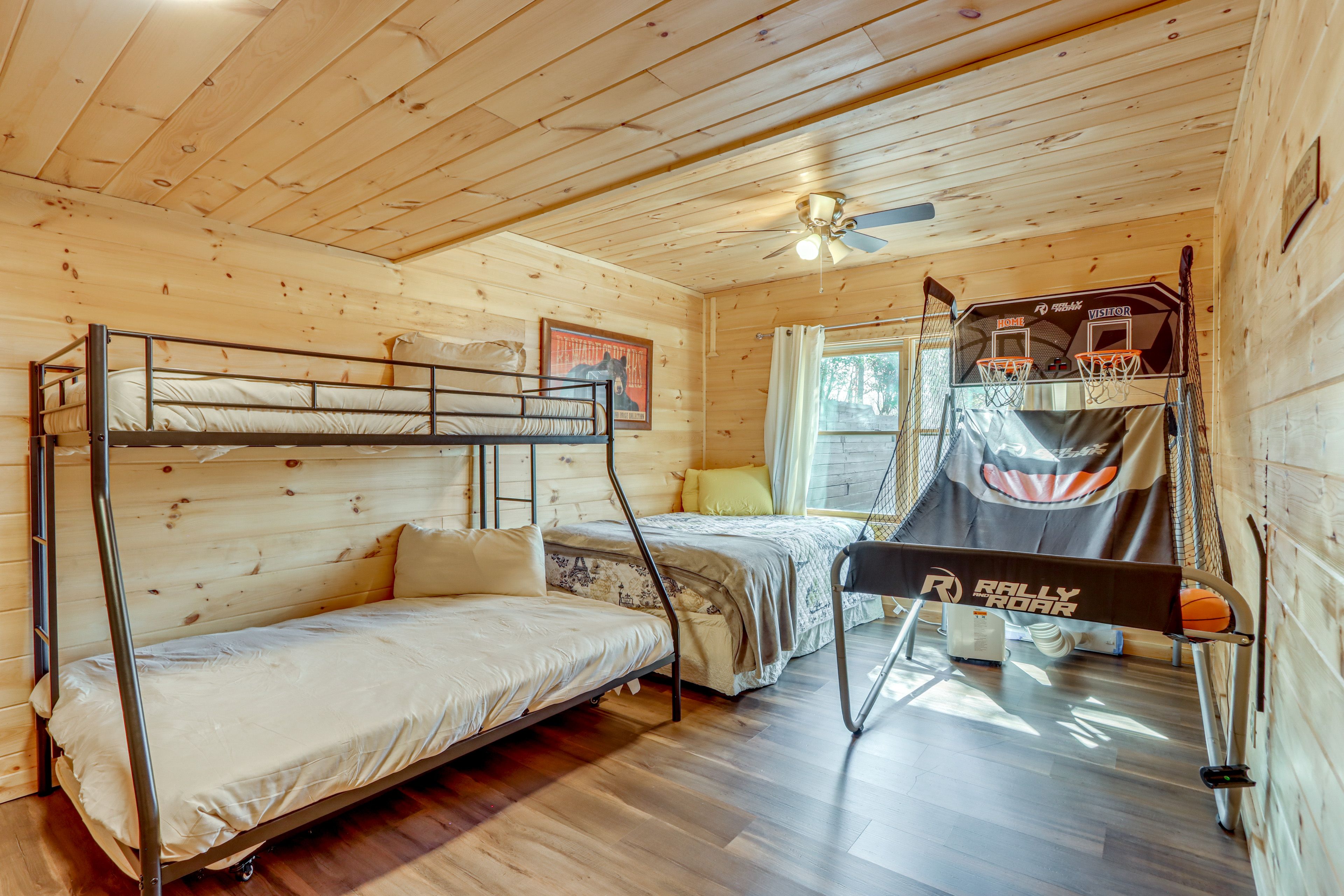 Bedroom 3 | Queen Bed | Twin/Full Bunk Bed | 1st Floor