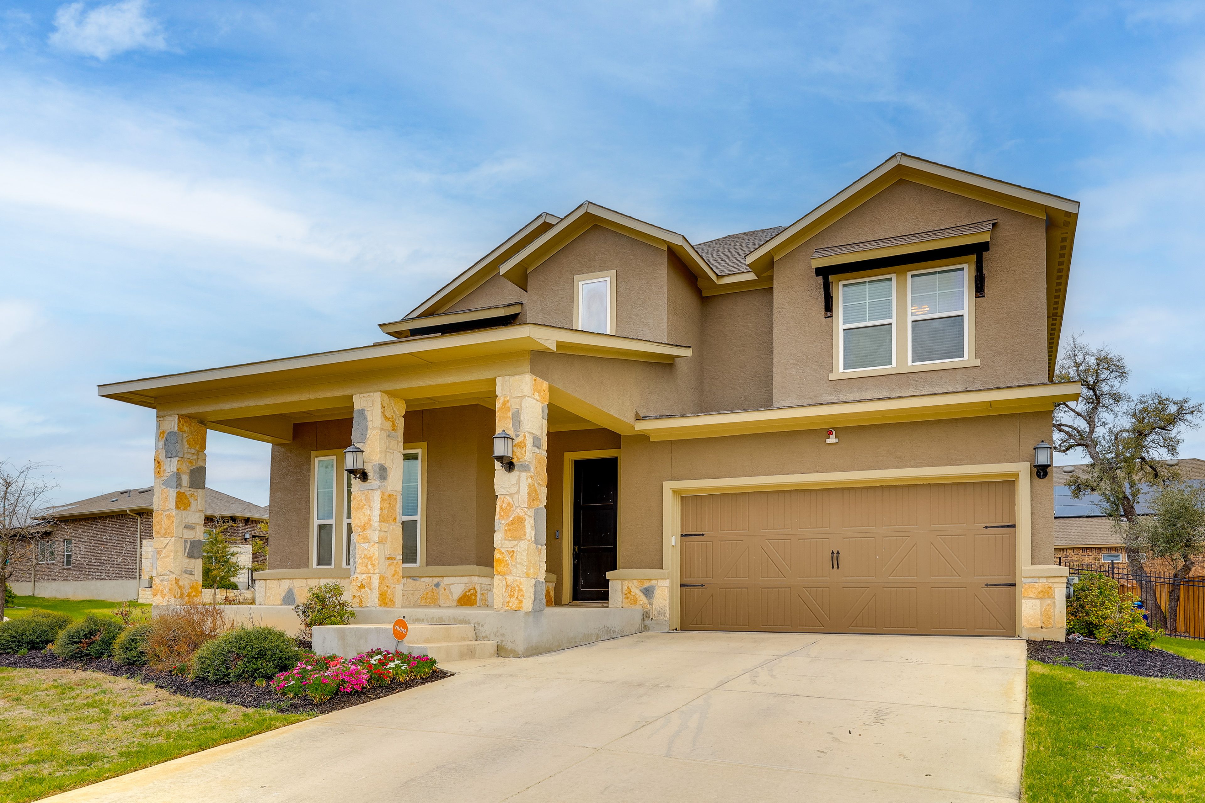Parking | Driveway (4 Vehicles)