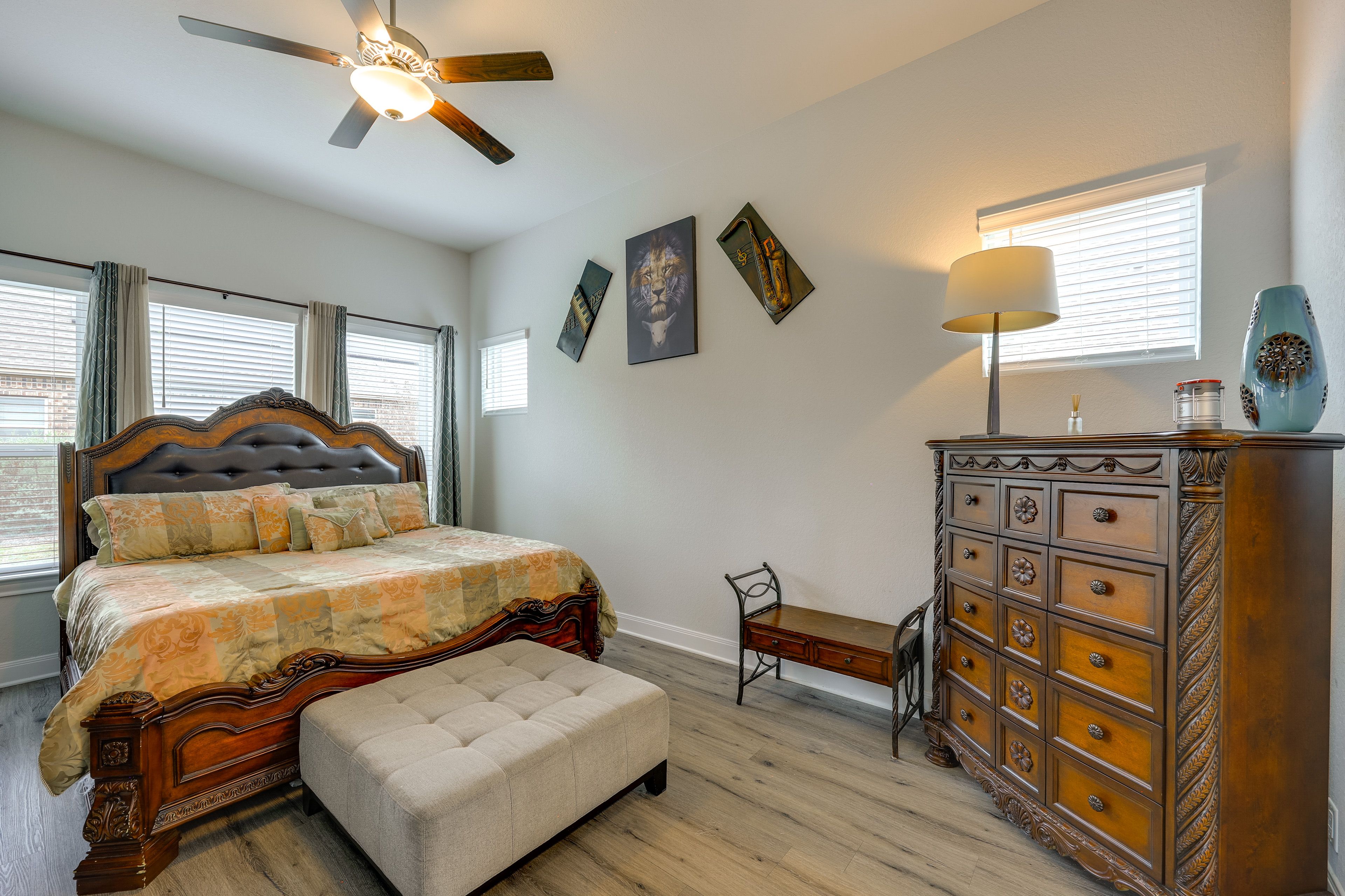 Bedroom 1 | 1st Floor | King Bed