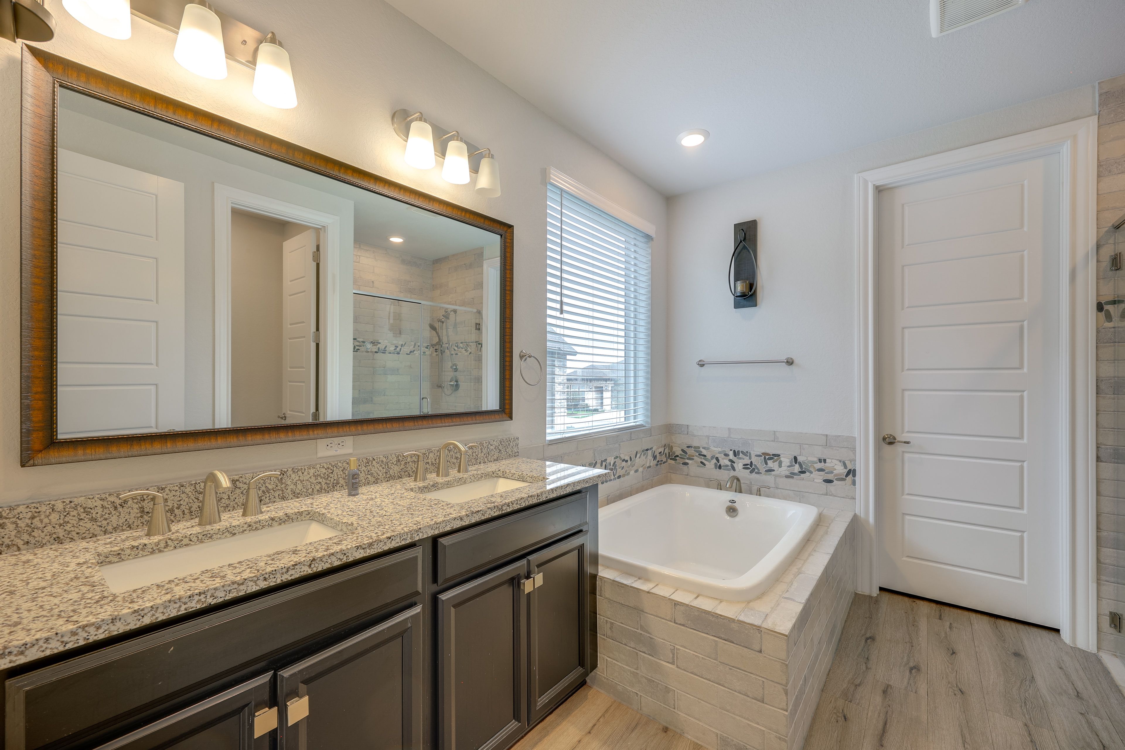 Full Bathroom | 1st Floor