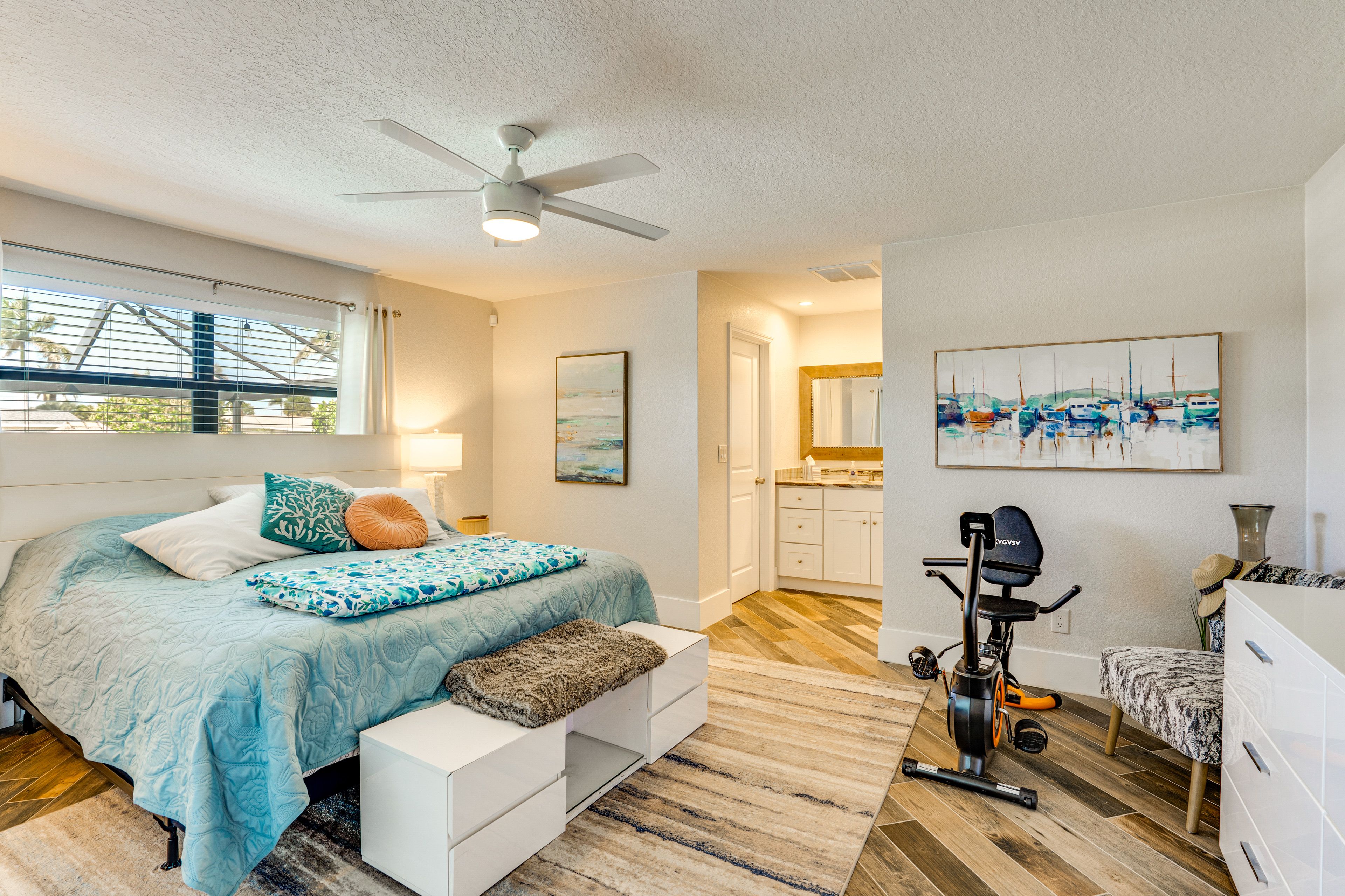 Bedroom 1 | King Bed