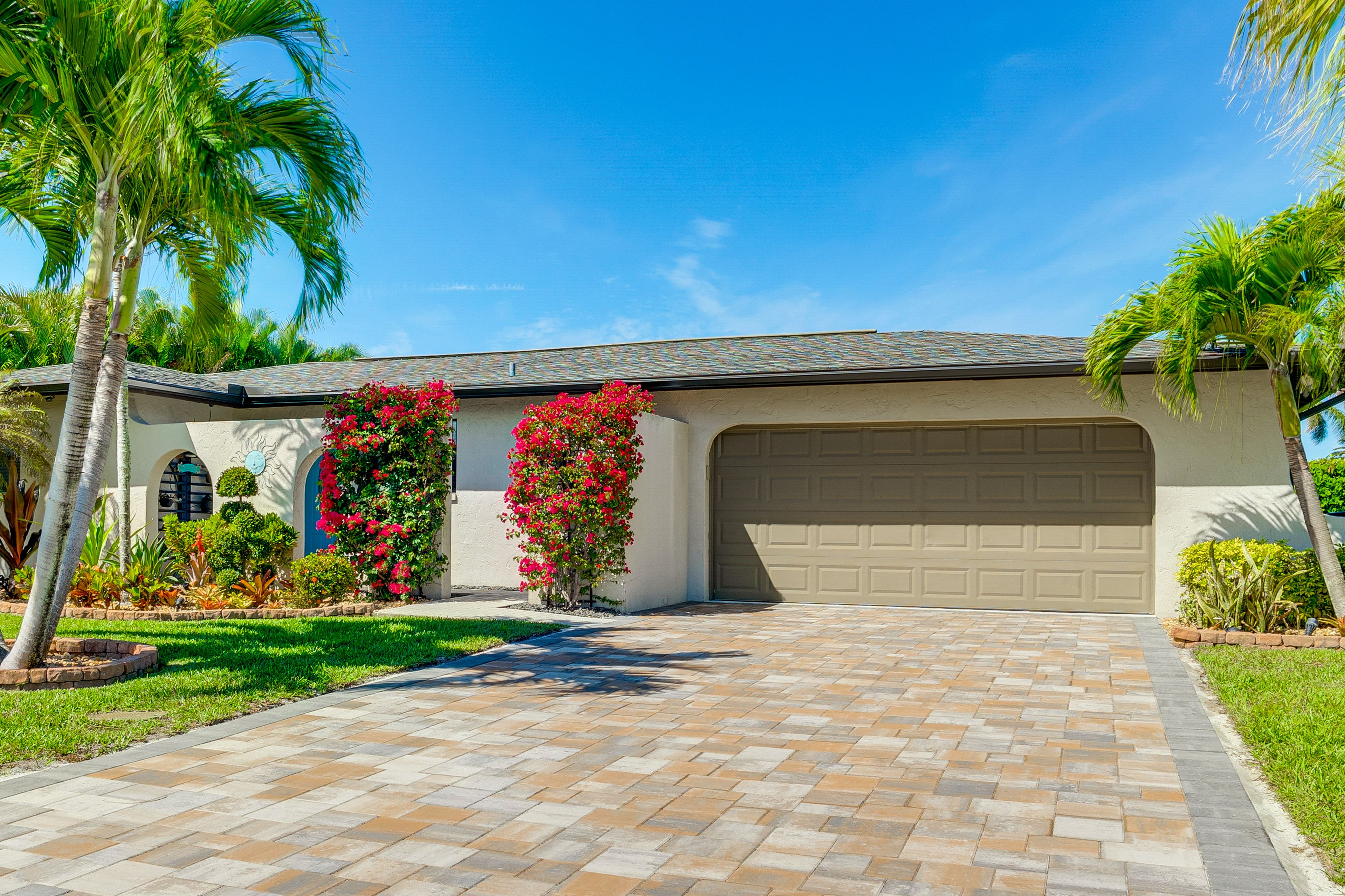 Parking | Driveway (2 Vehicles)