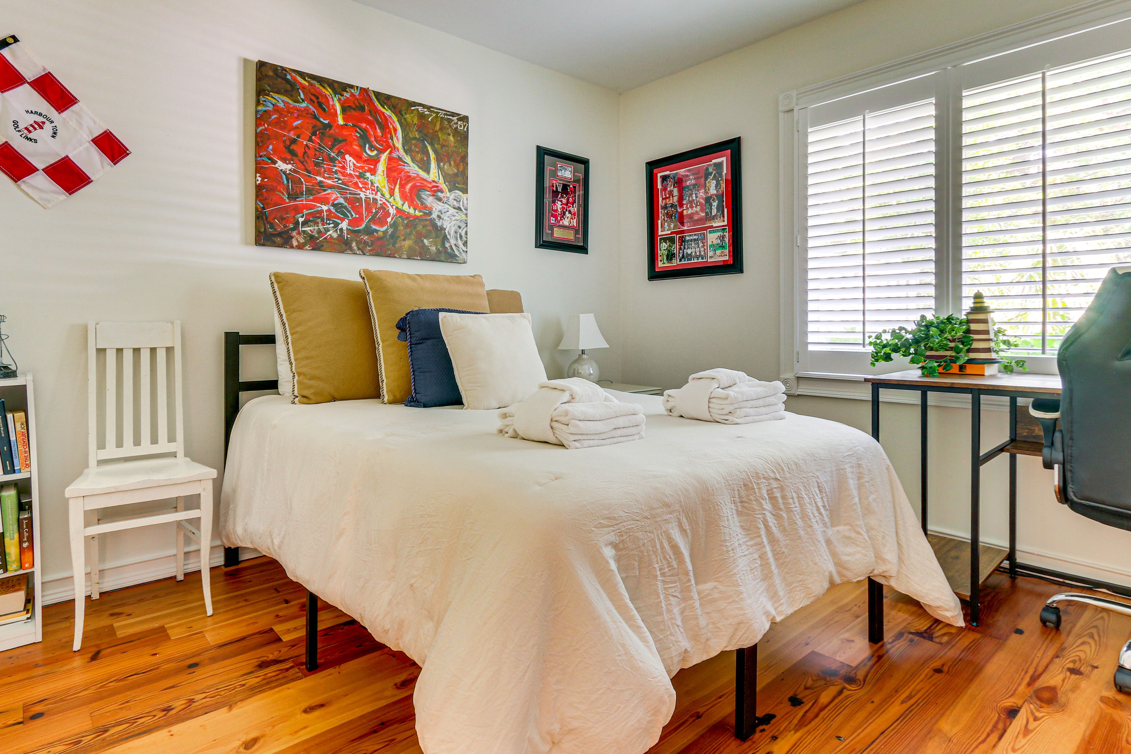 Bedroom | Queen Bed