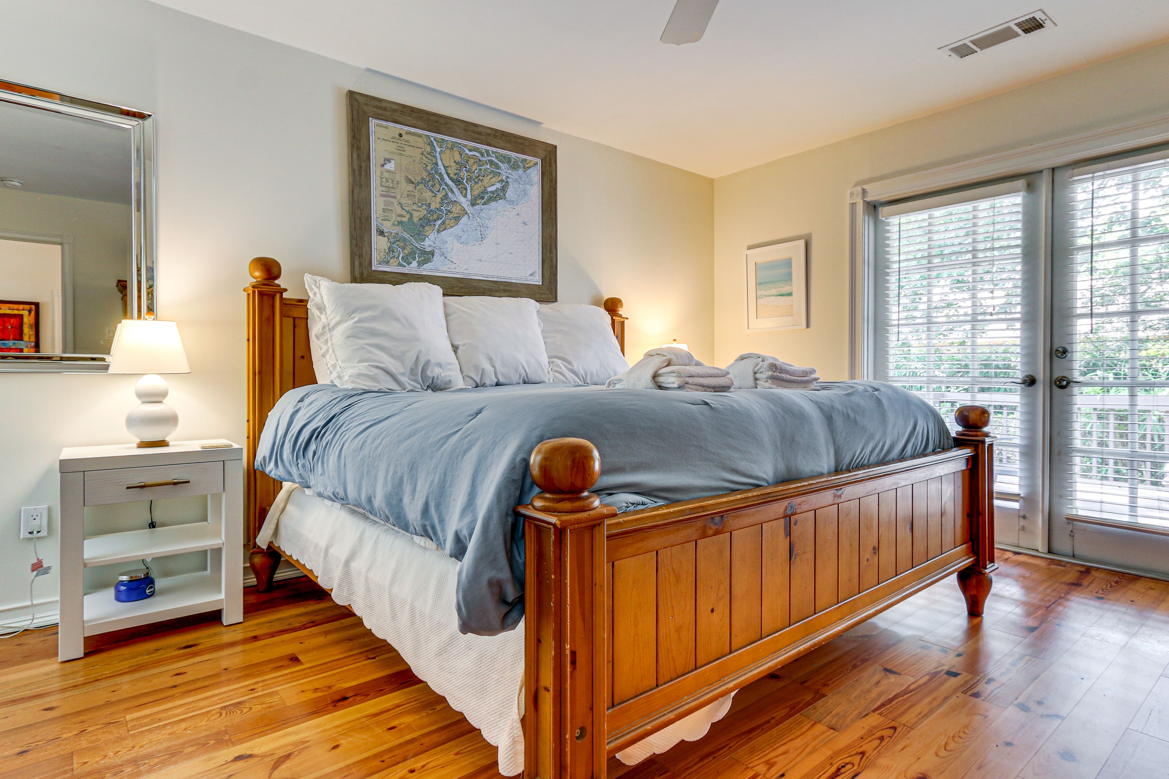 Bedroom | Queen Bed | En-Suite Bathroom