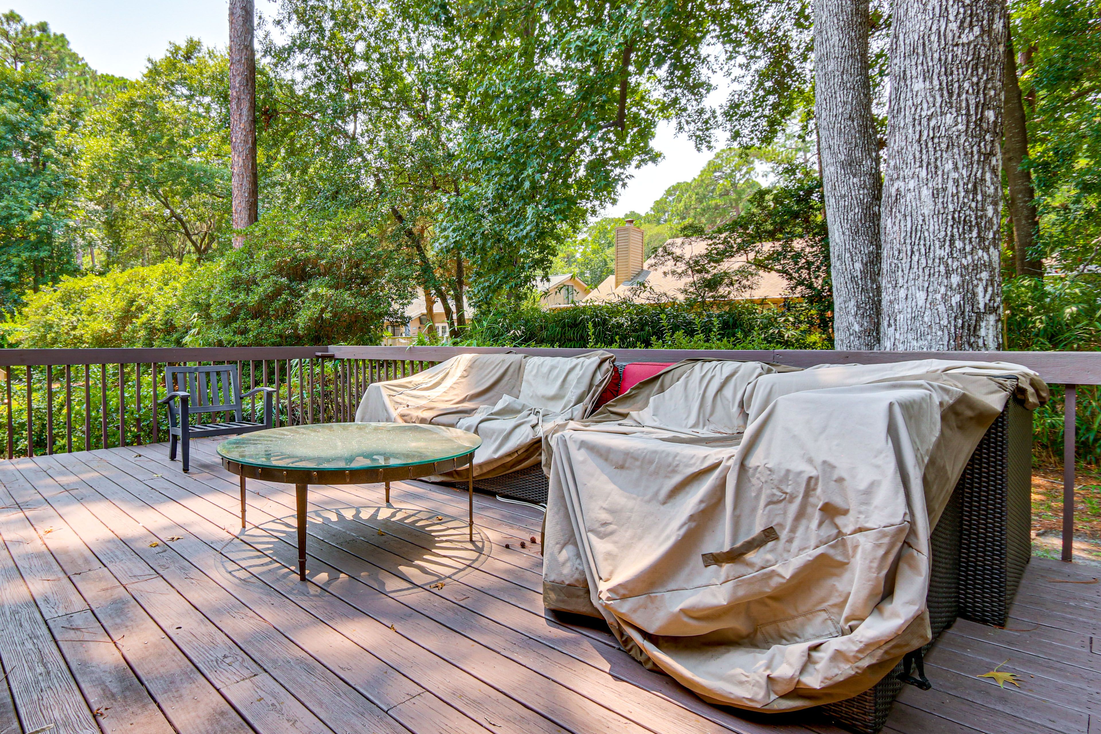 Furnished Deck | Private Yard