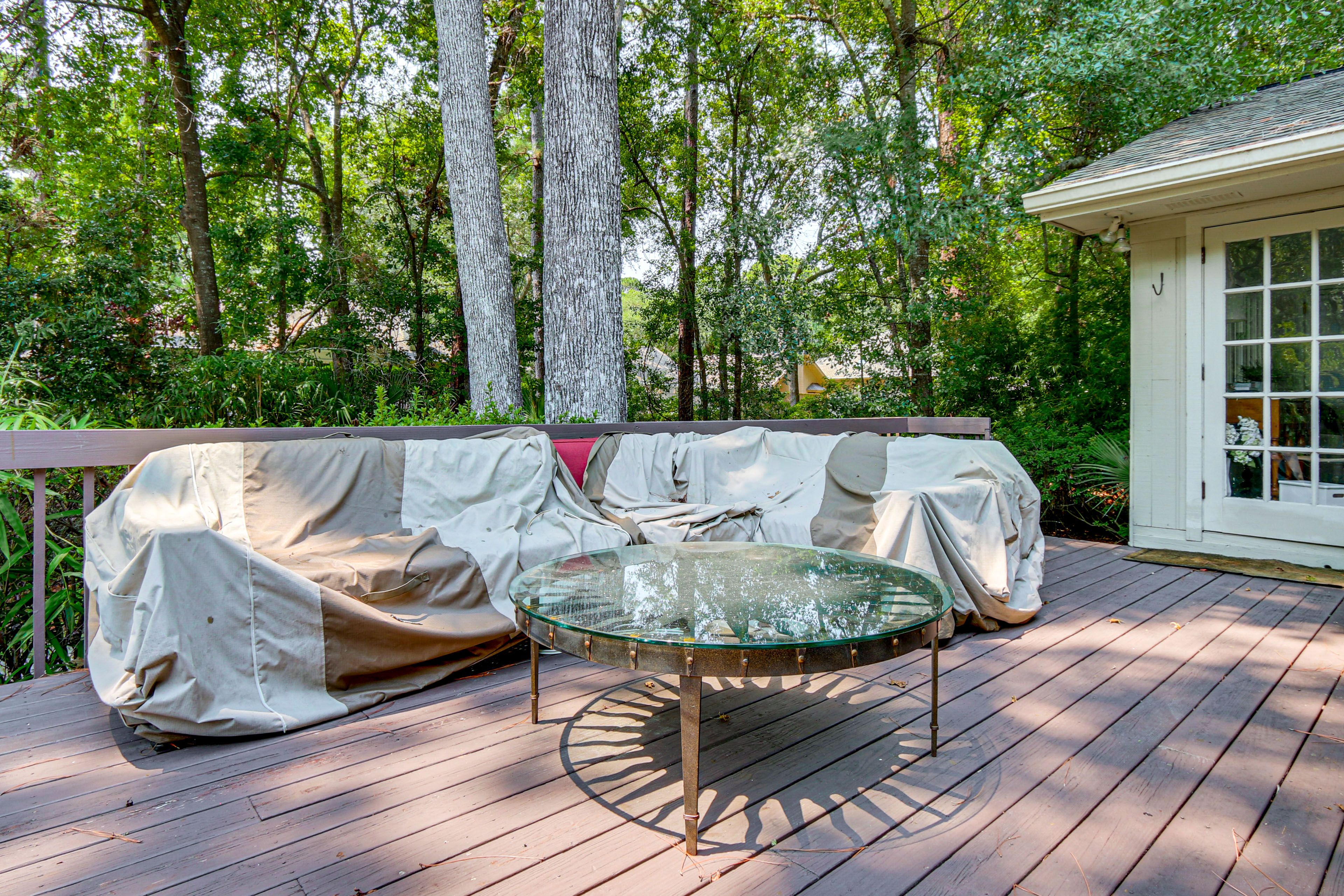 Furnished Deck | Private Yard