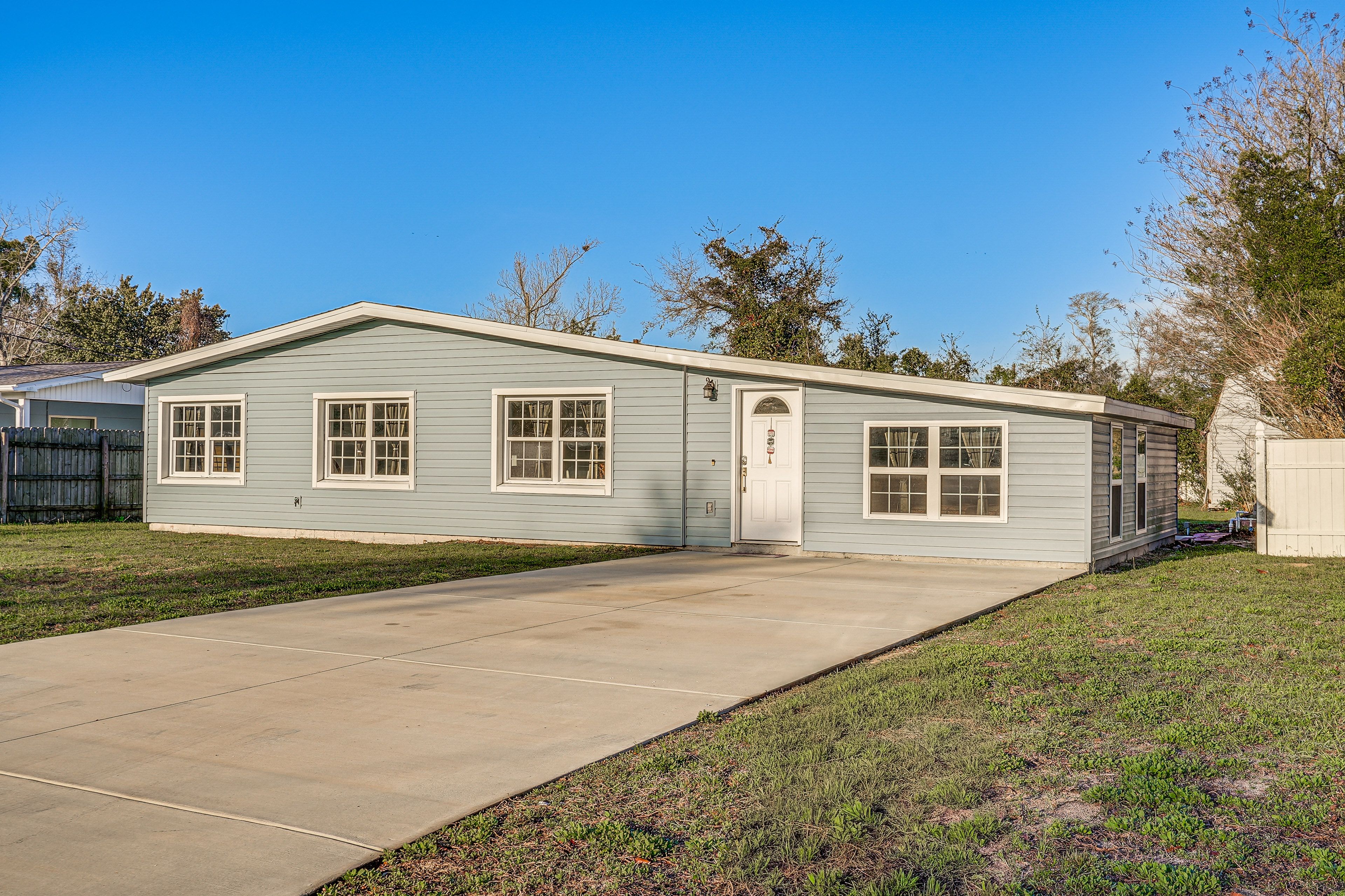 Parking | Driveway (5 Vehicles)