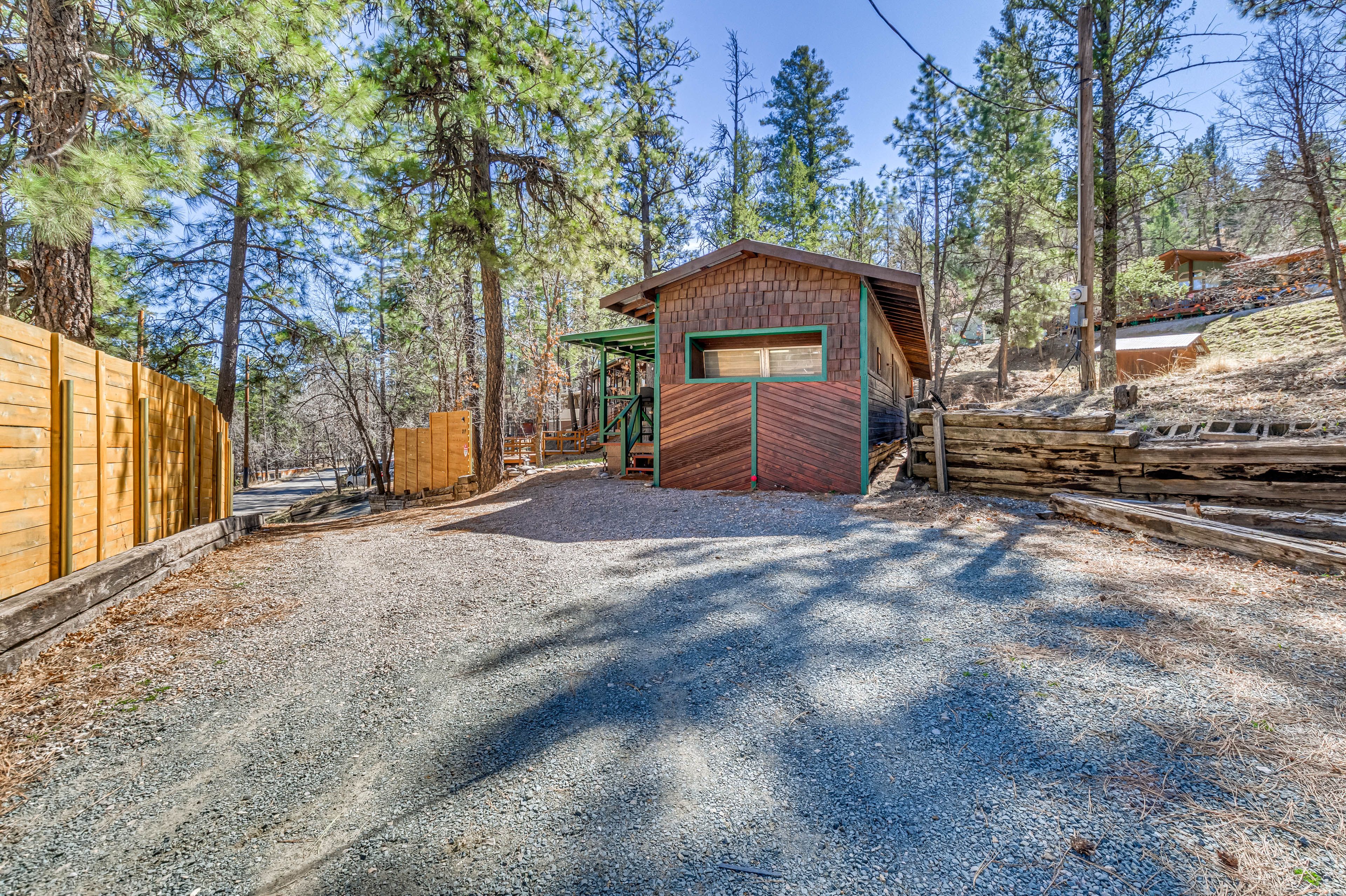 Shared Driveway Parking | 1 Vehicle