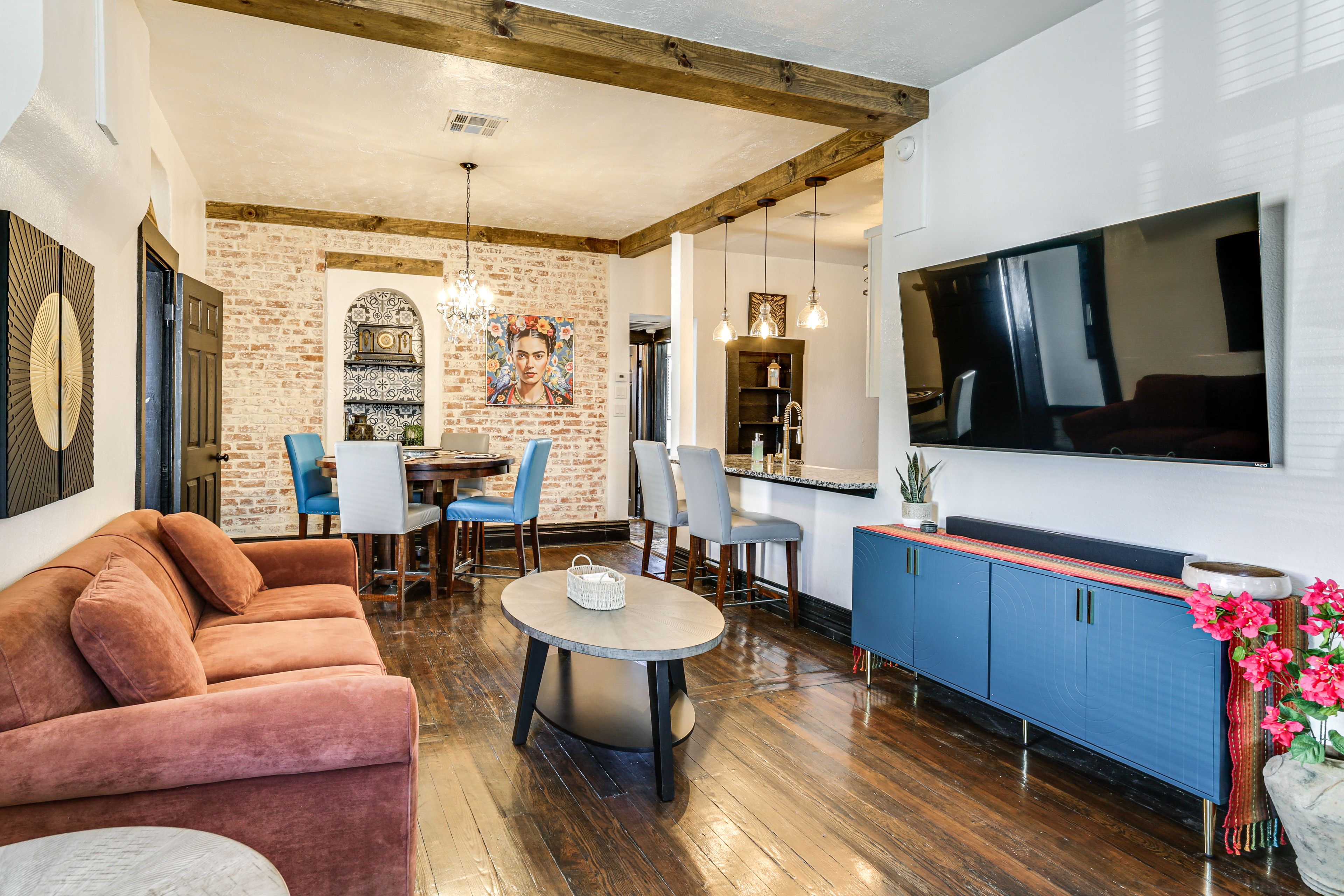 Living Area | Dining Table | Breakfast Bar