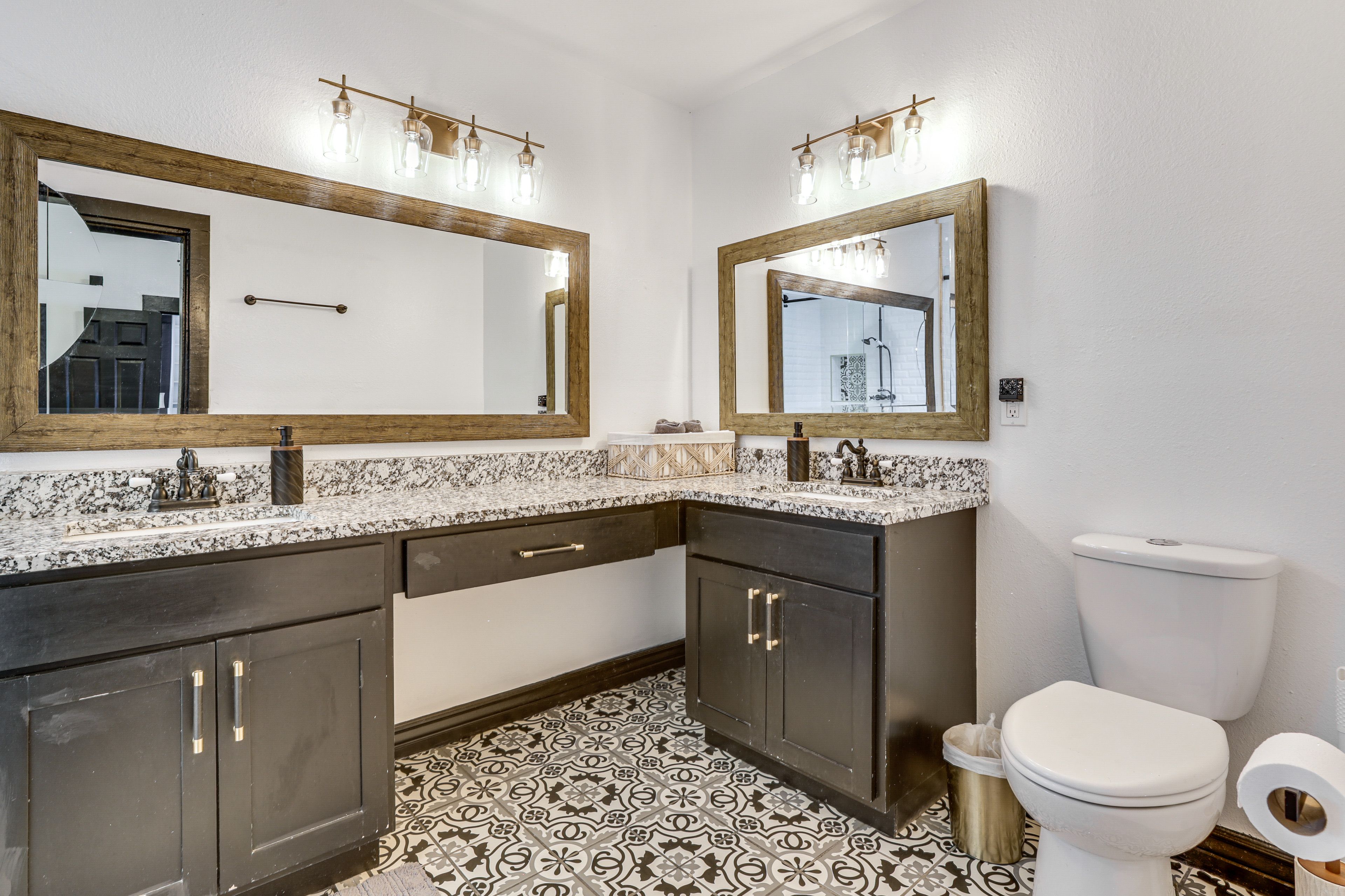 Full Bathroom