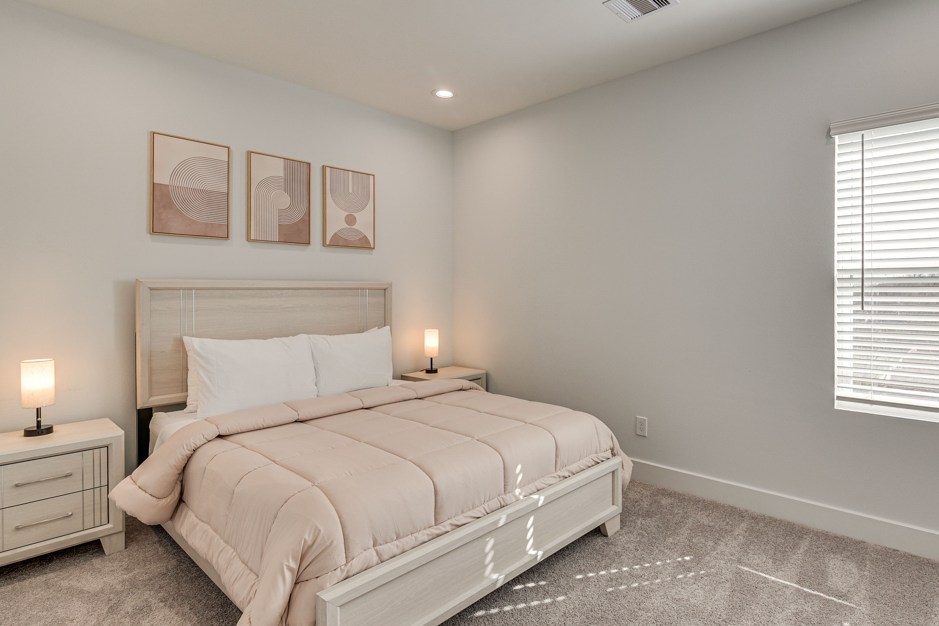 Bedroom 2 | Queen Bed | Upper Floor