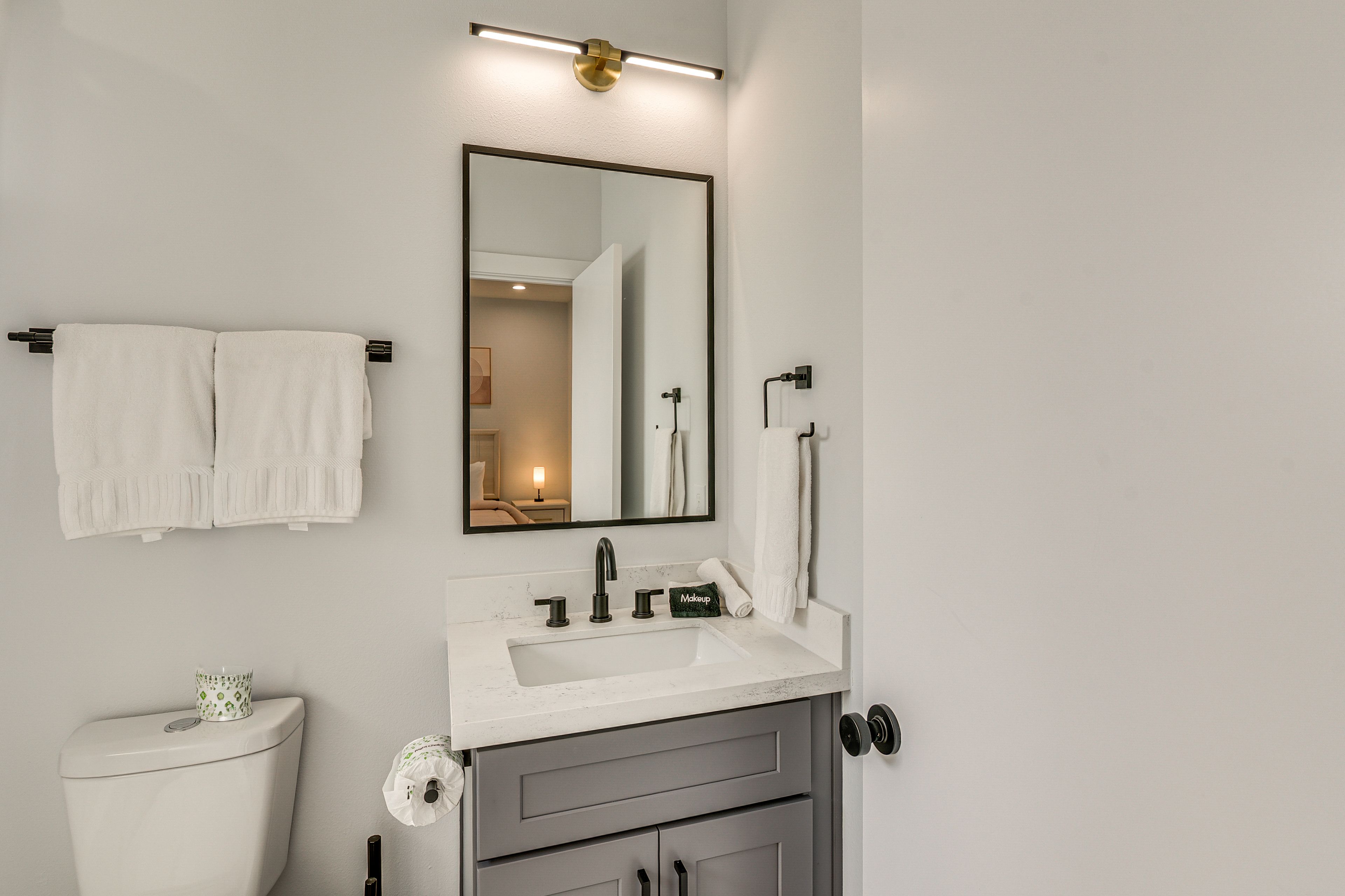 Bathroom | Upper Floor