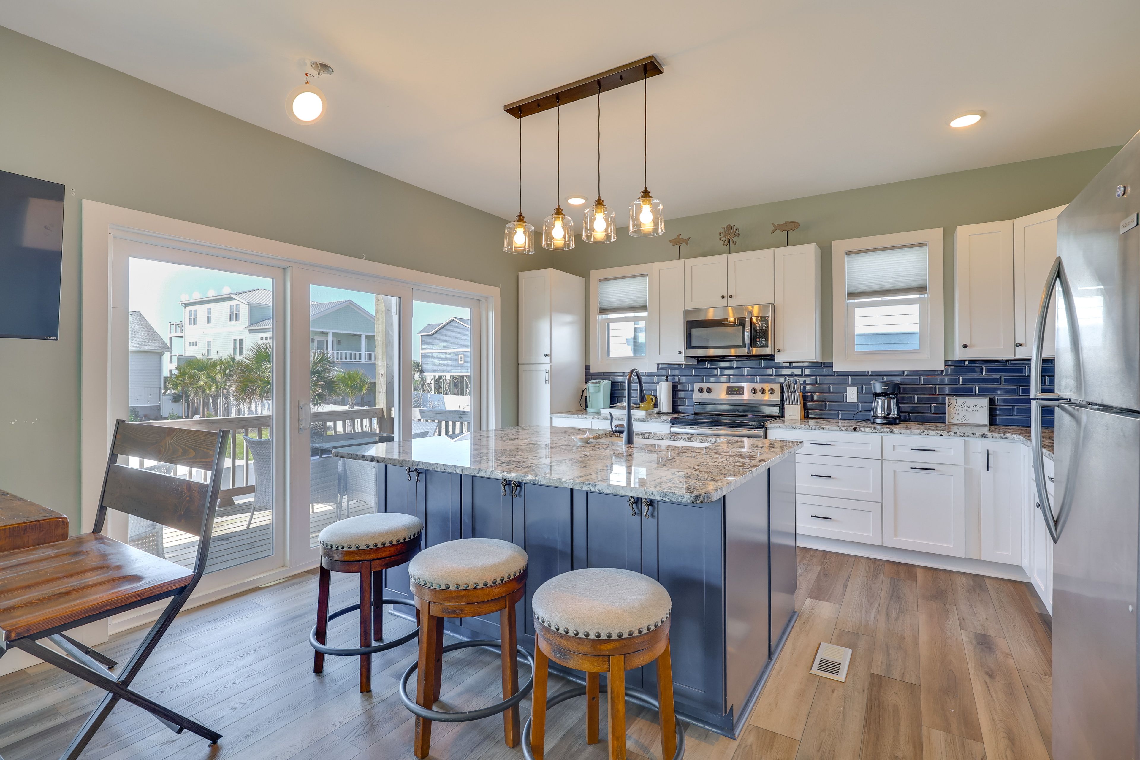 Kitchen | Main Level