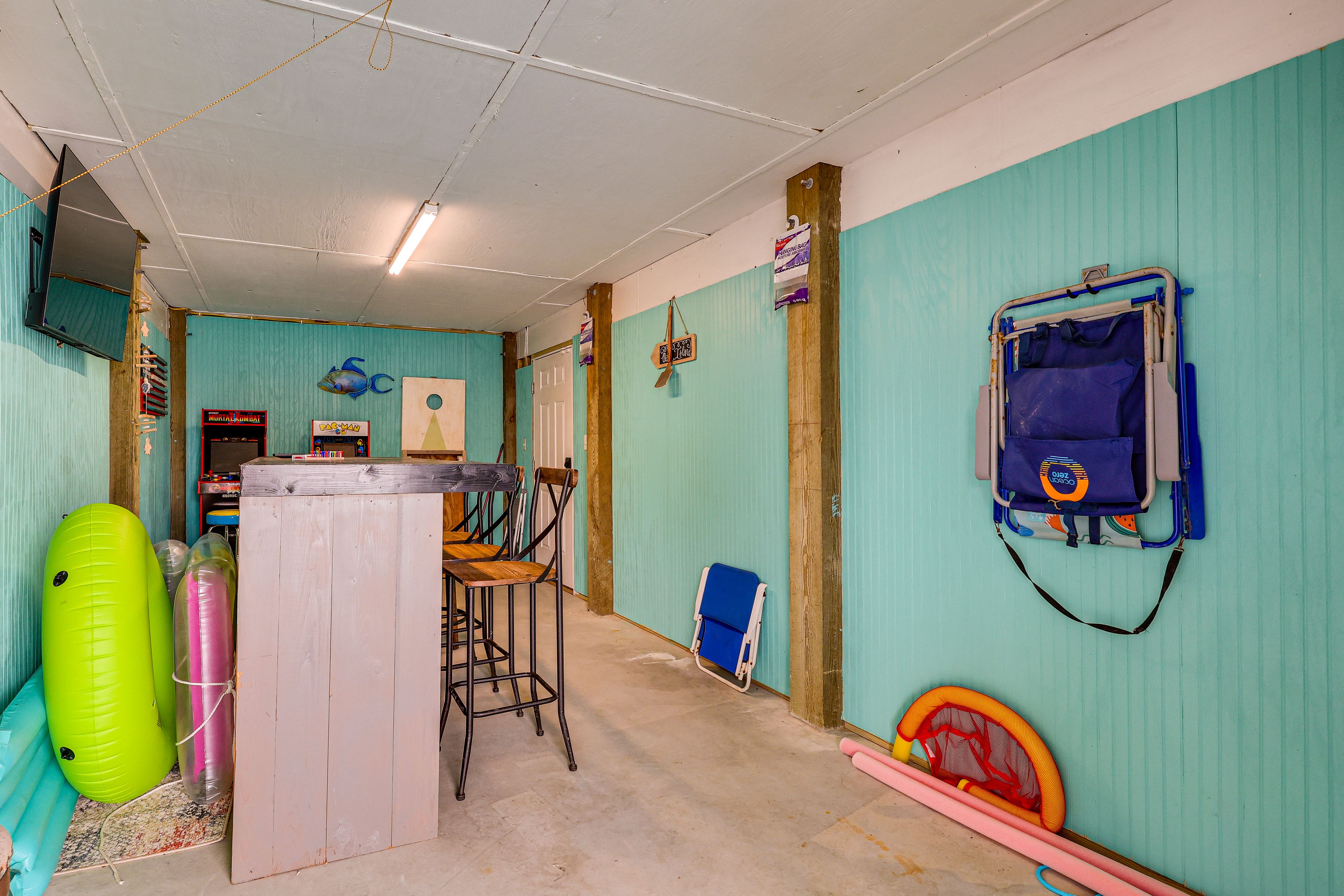 Game Room | Ground Level | Bar | Pool Toys