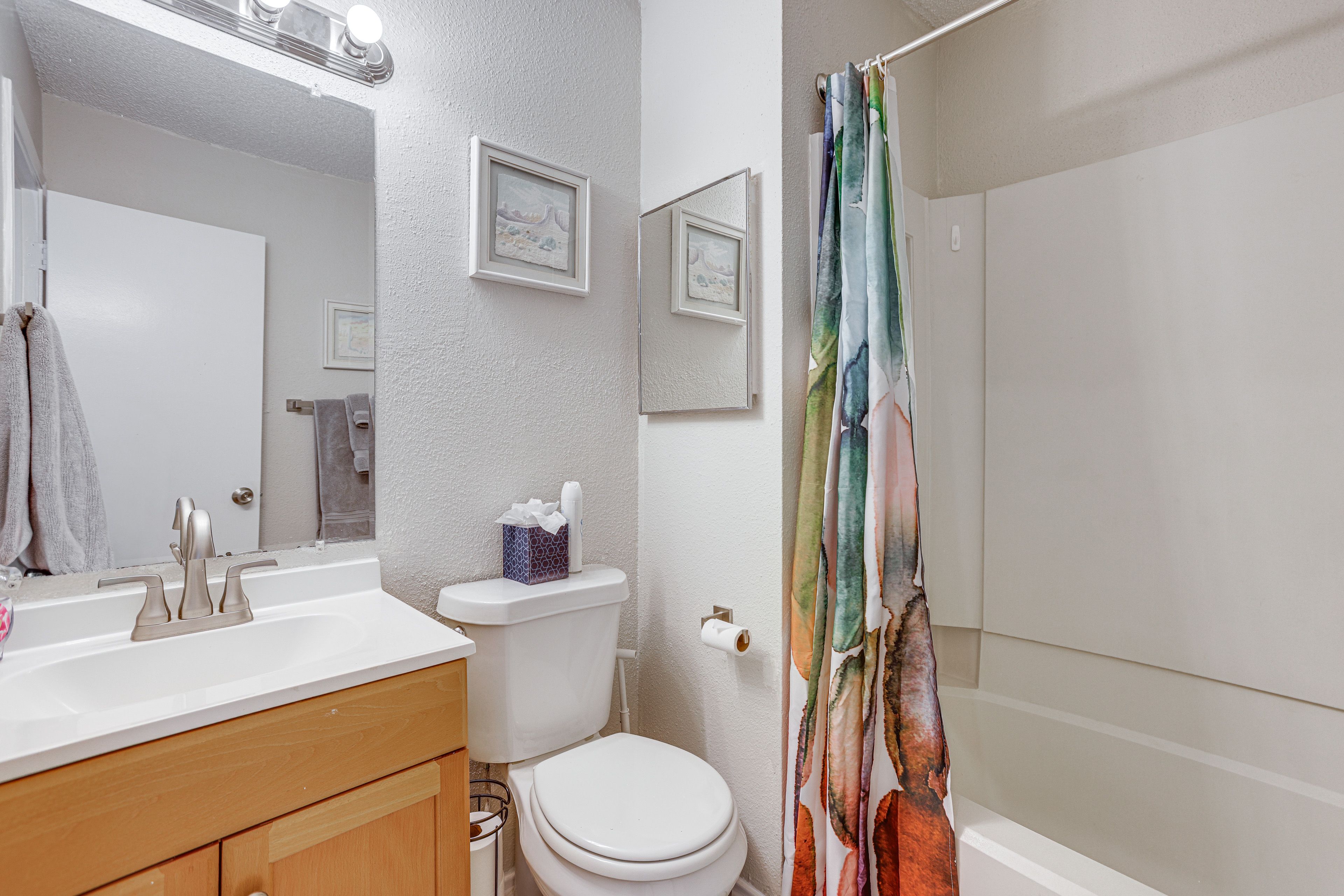 Full Bathroom | 2nd Floor