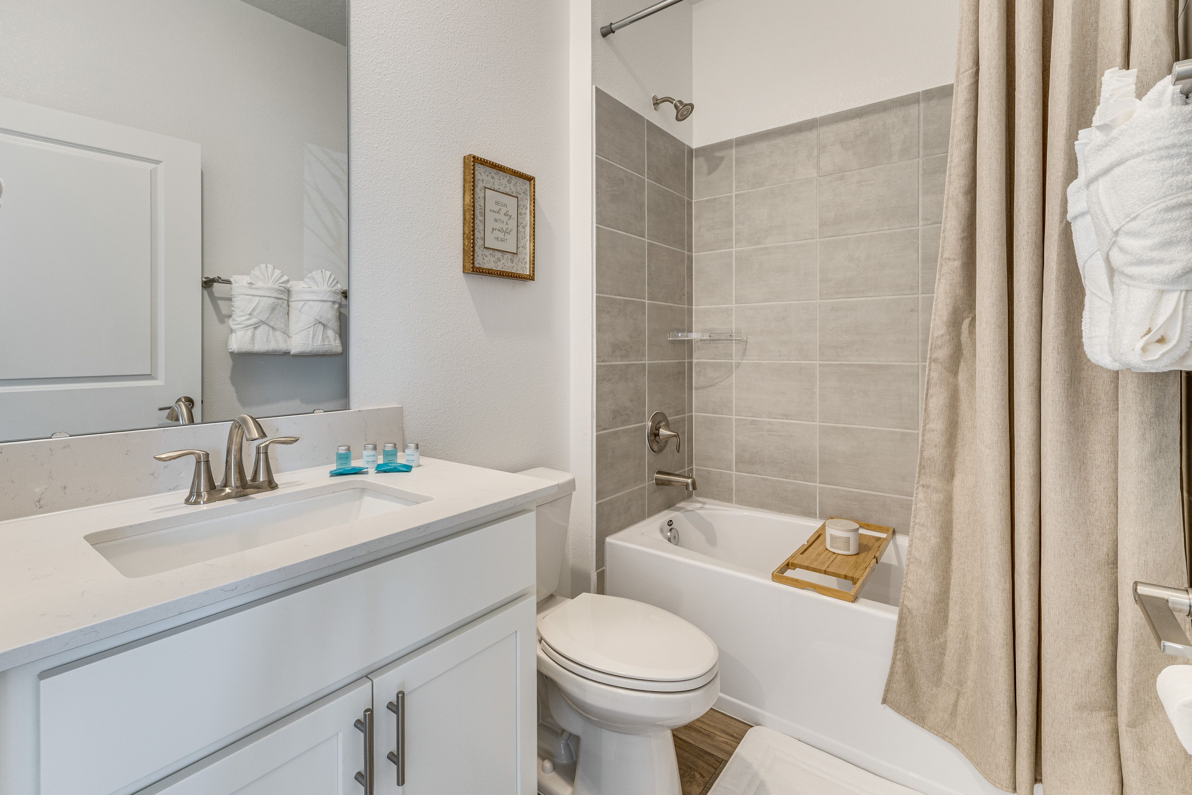 Full Bathroom | 1st Floor