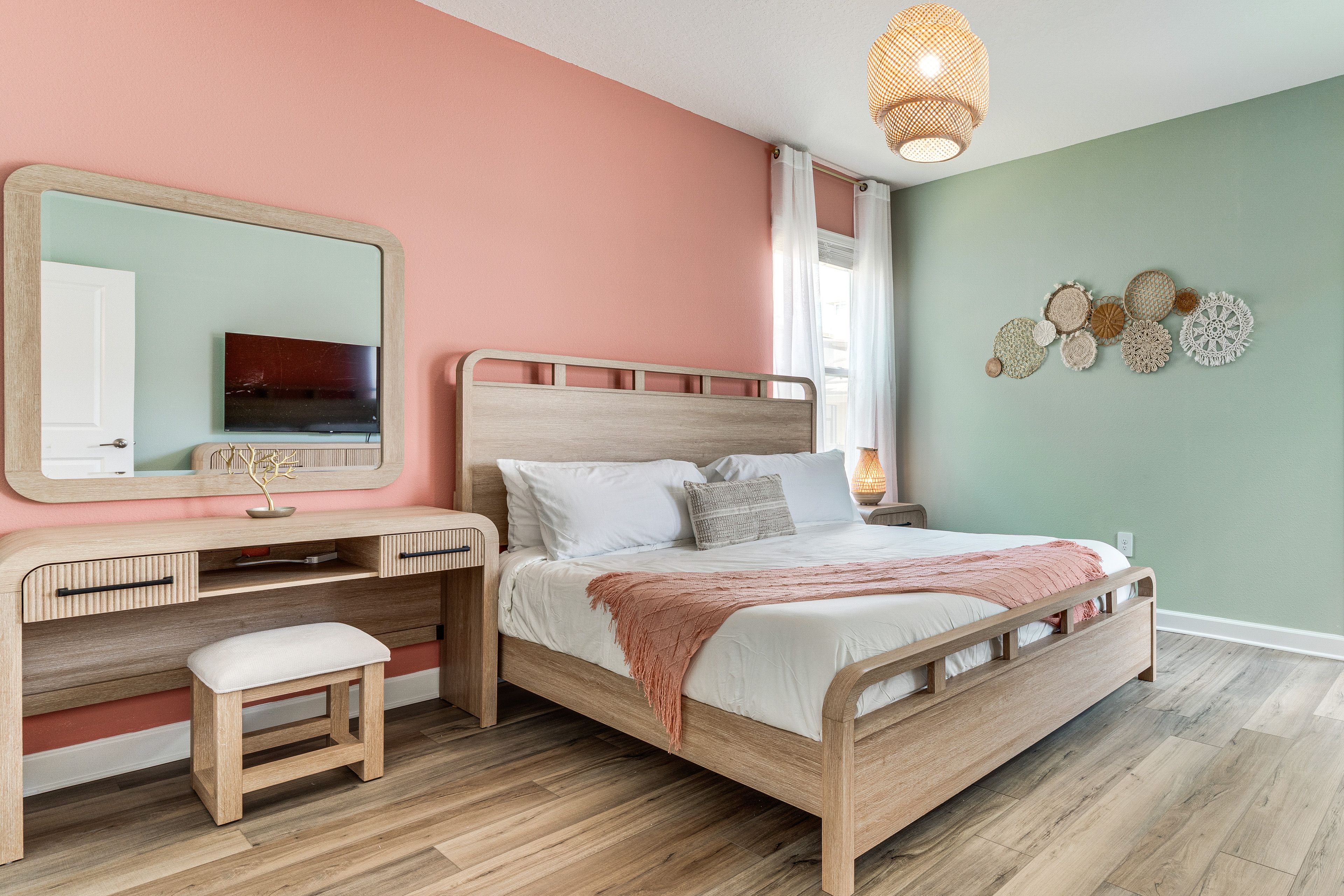 Bedroom 1 | King Bed | 1st Floor