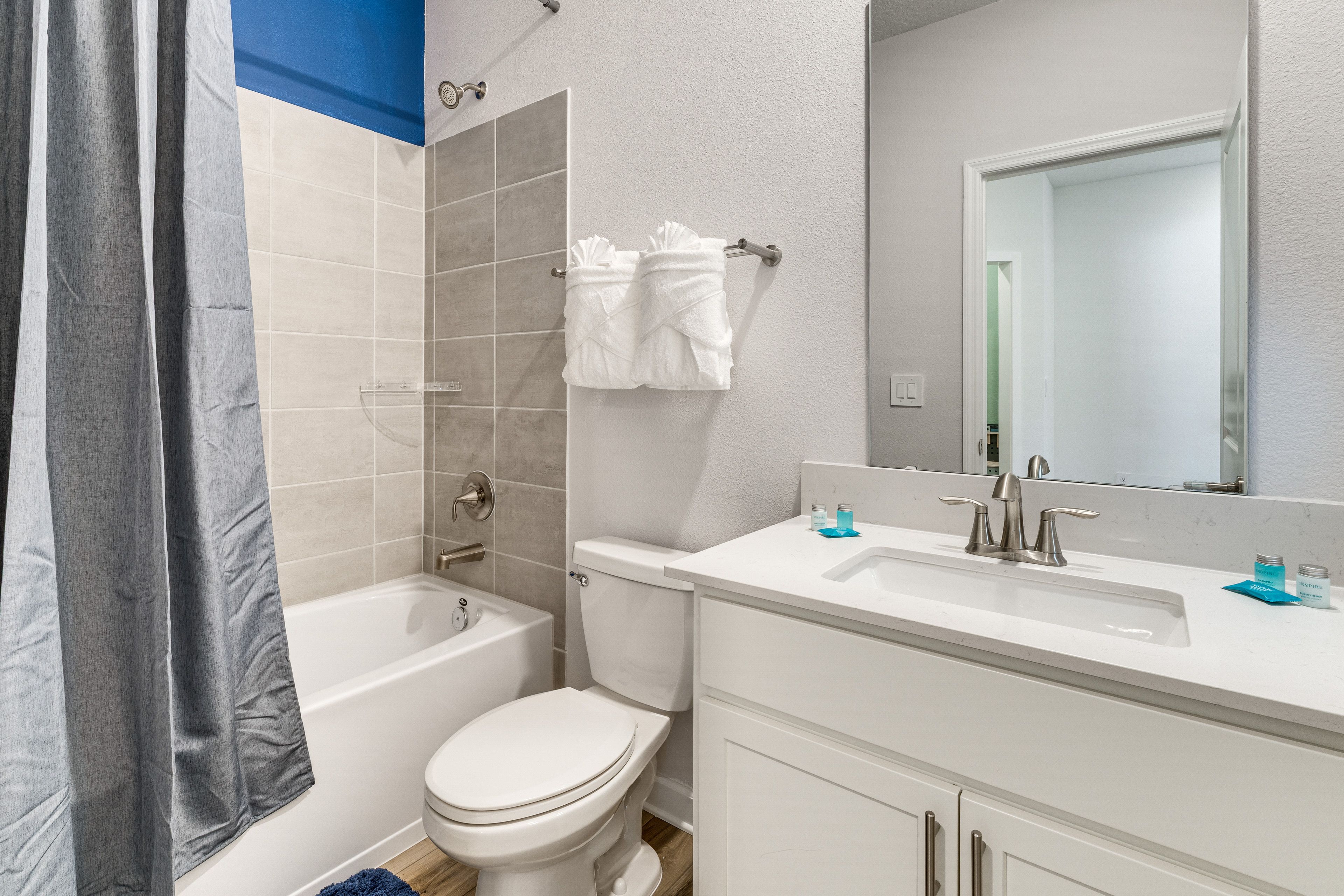 Full Bathroom | 2nd Floor