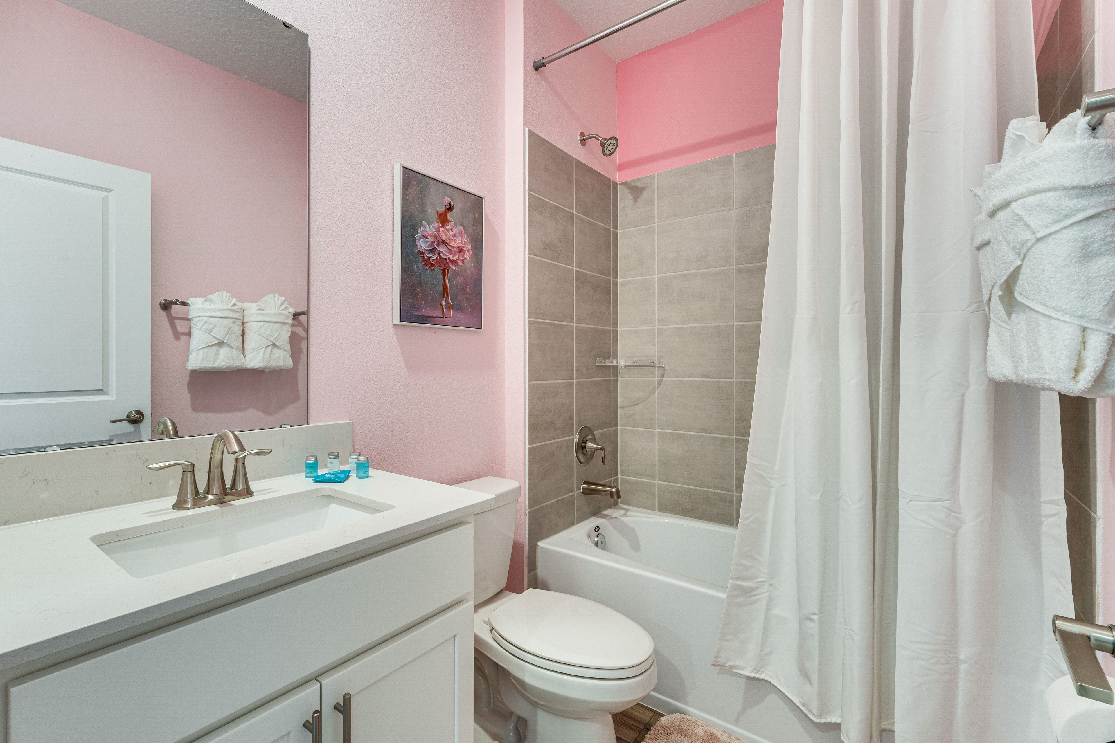 Full Bathroom | 2nd Floor