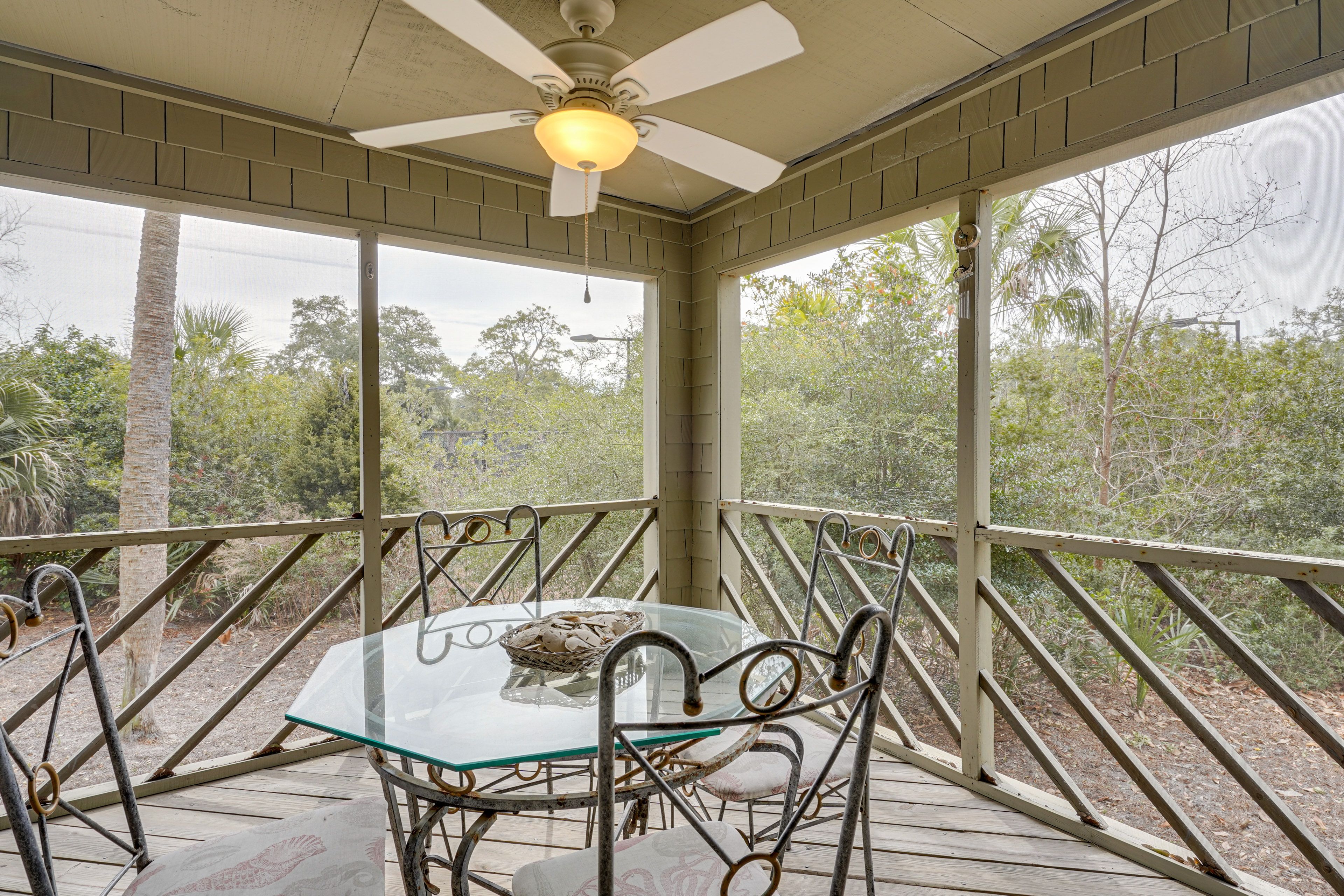 Screened-In Balcony