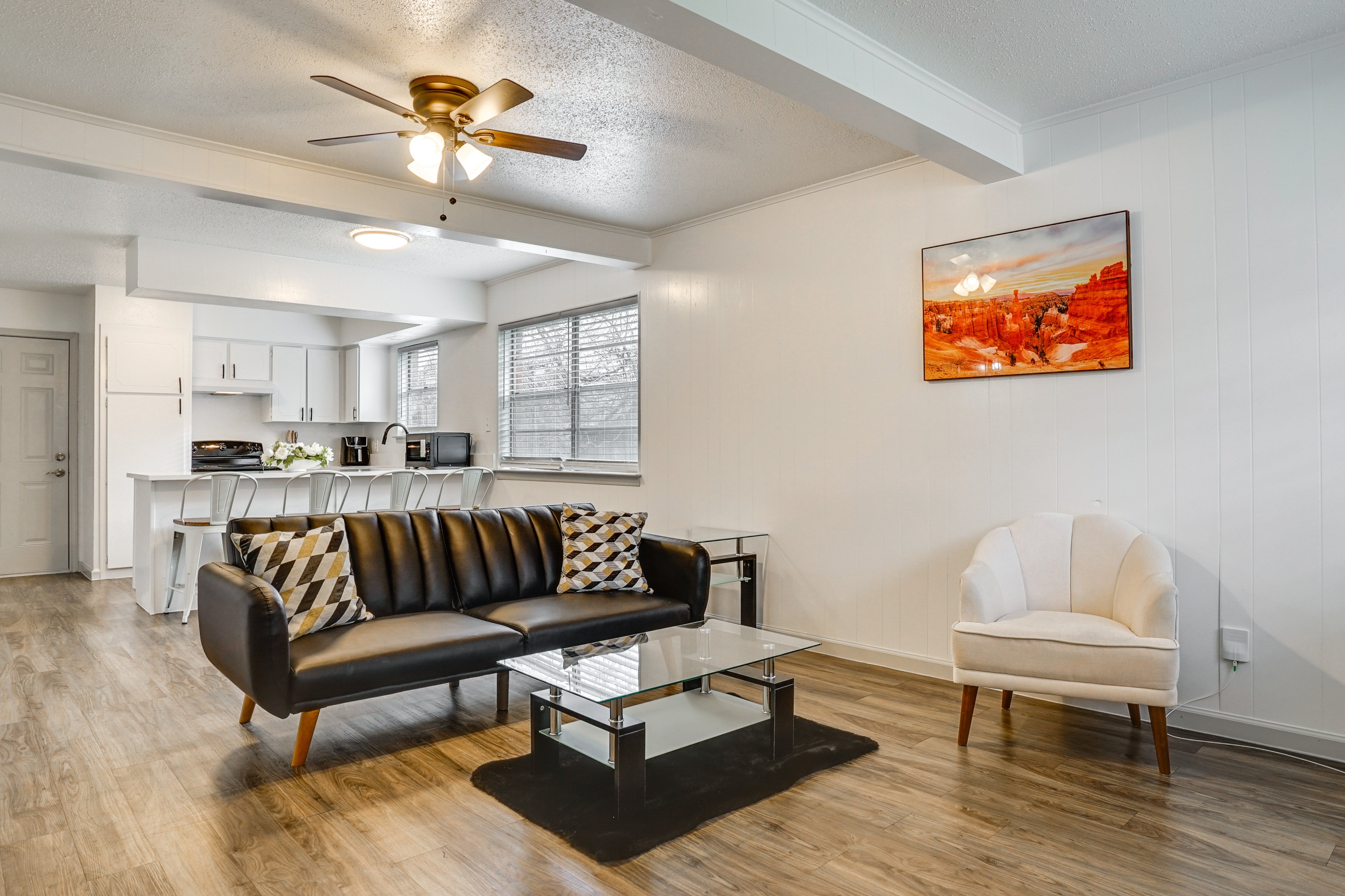 Arlington Vacation Rental | 2BR | 1BA | 900 Sq Ft