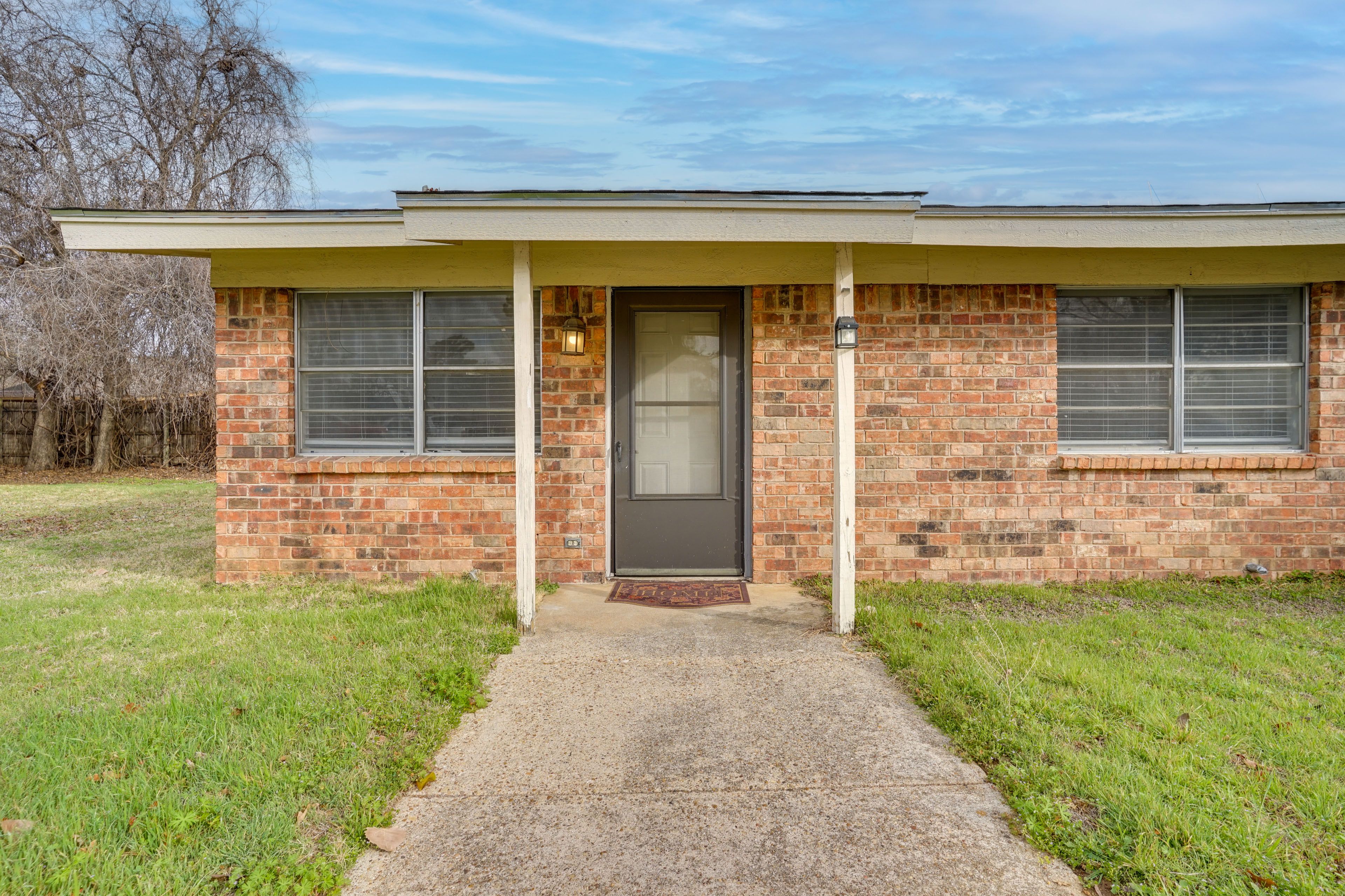 Exterior | Shared Driveway (2 Vehicles)