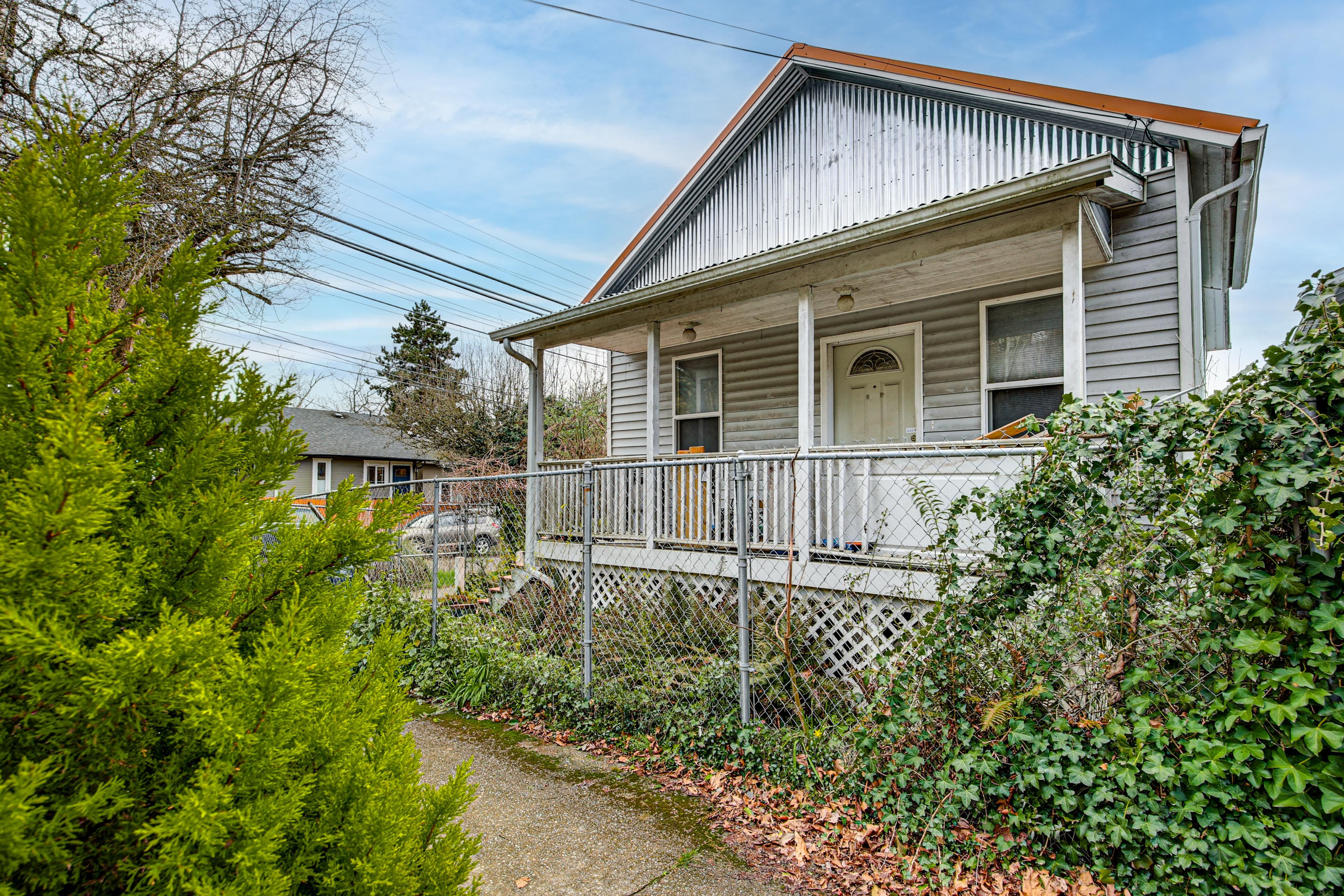 Parking | Free Street Parking (First-Come, First-Served)