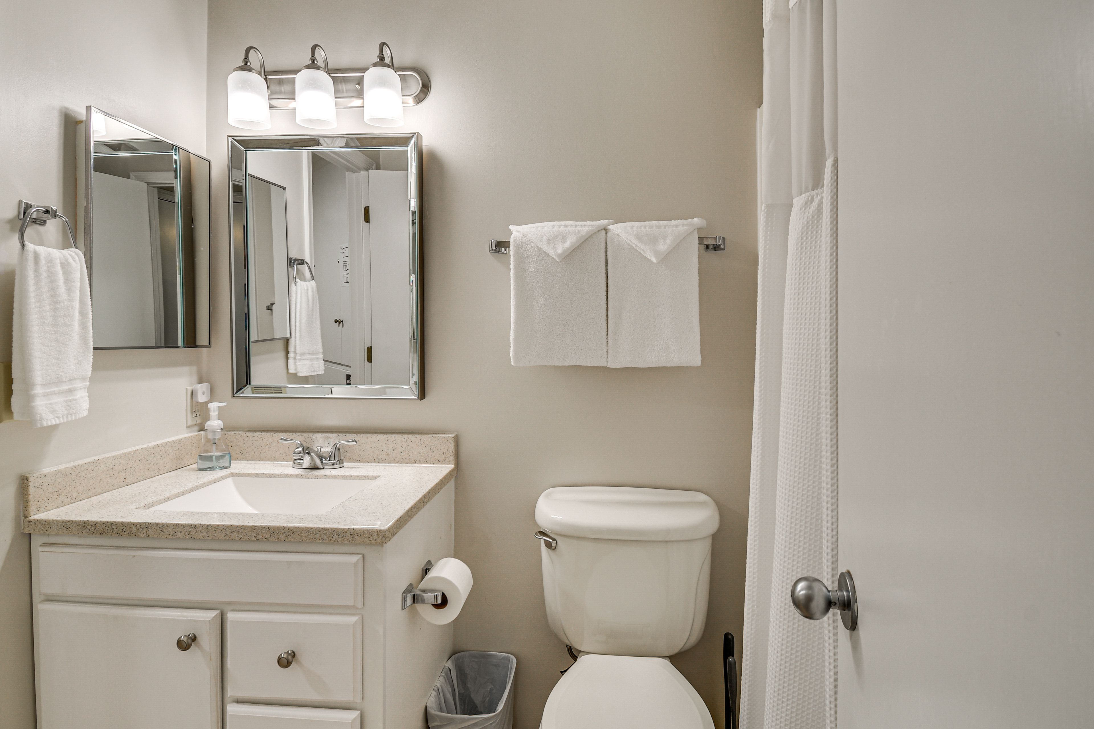 Bathroom | Upper Level