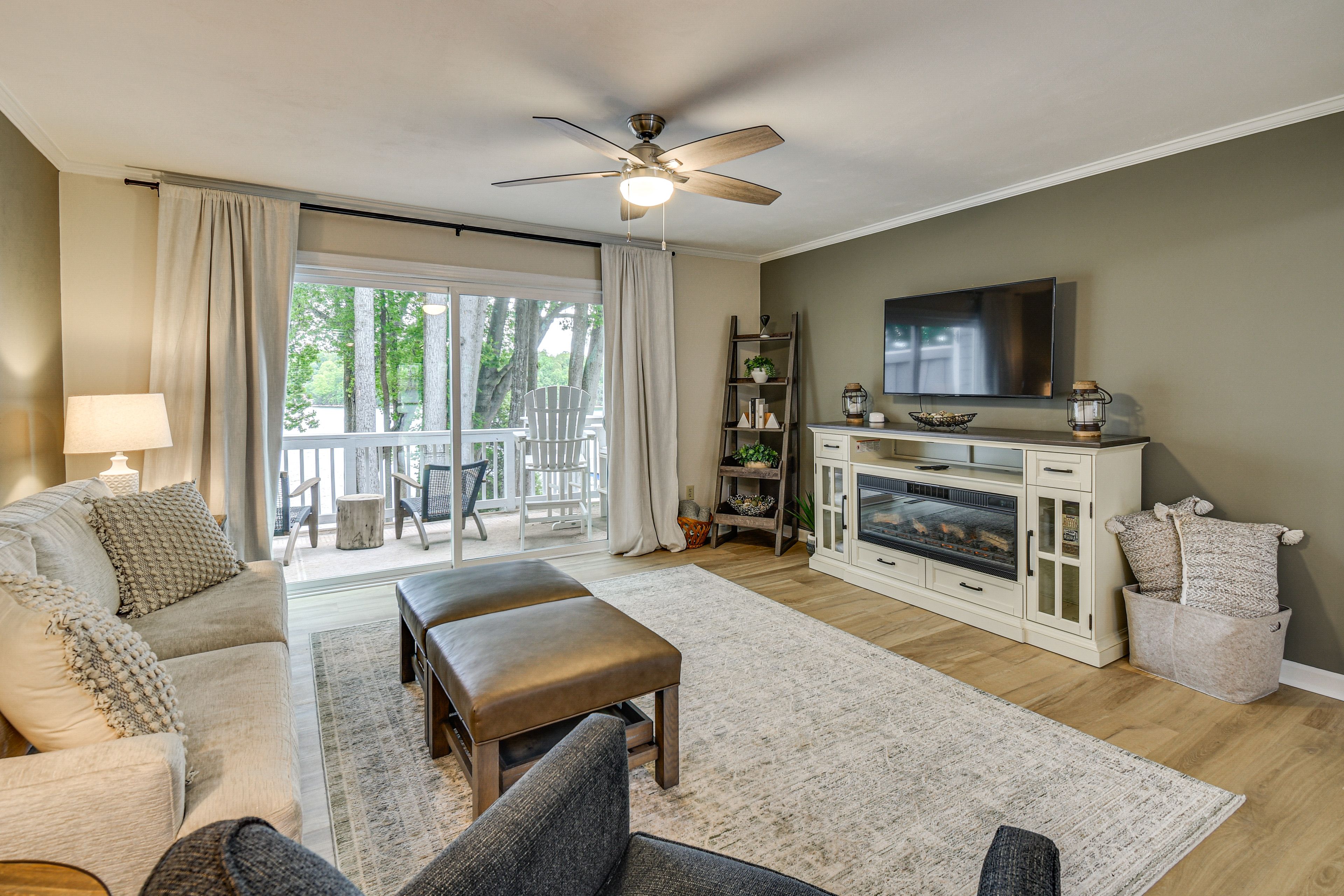Living Area | Entry Level