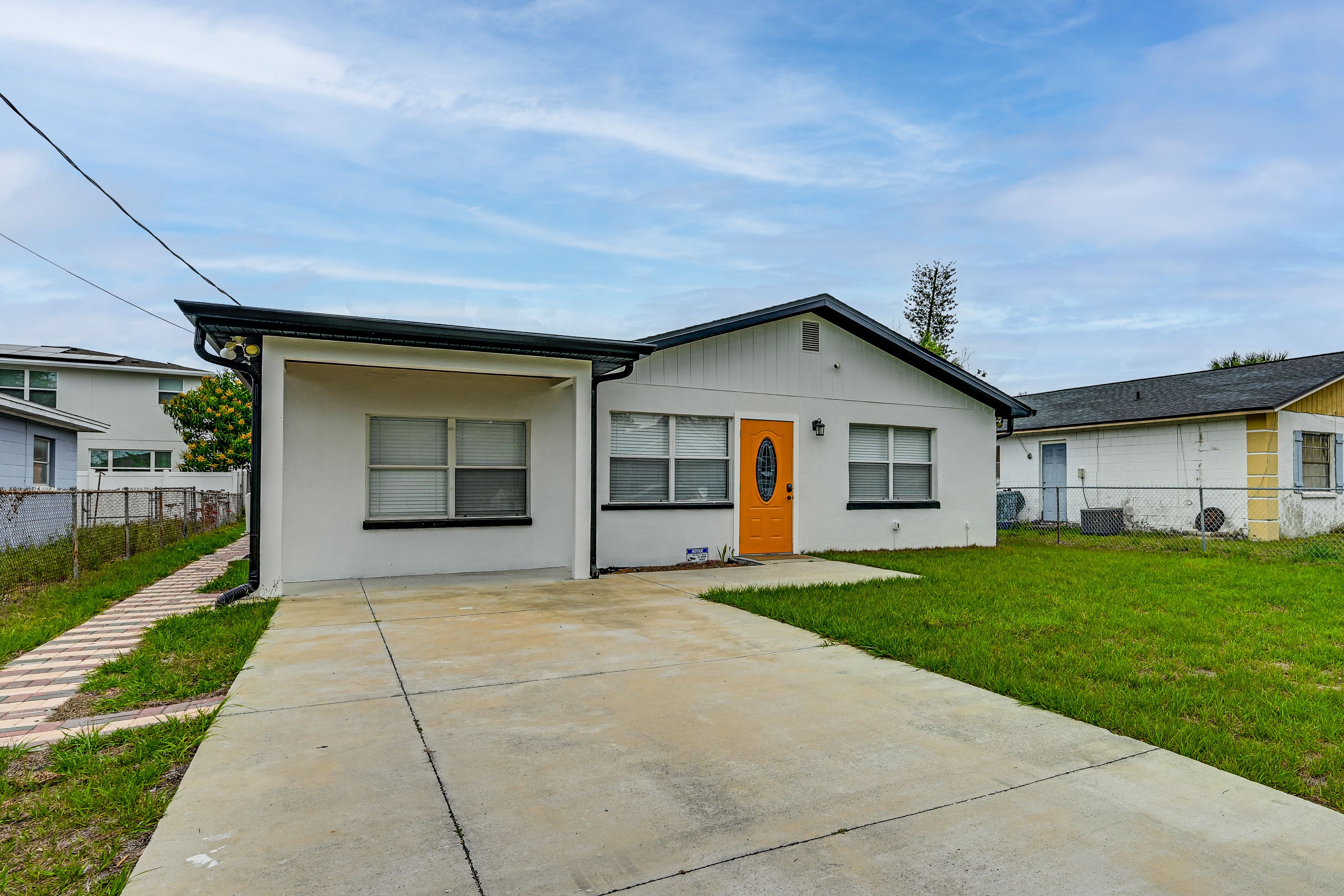 Driveway Parking | 1 Vehicle