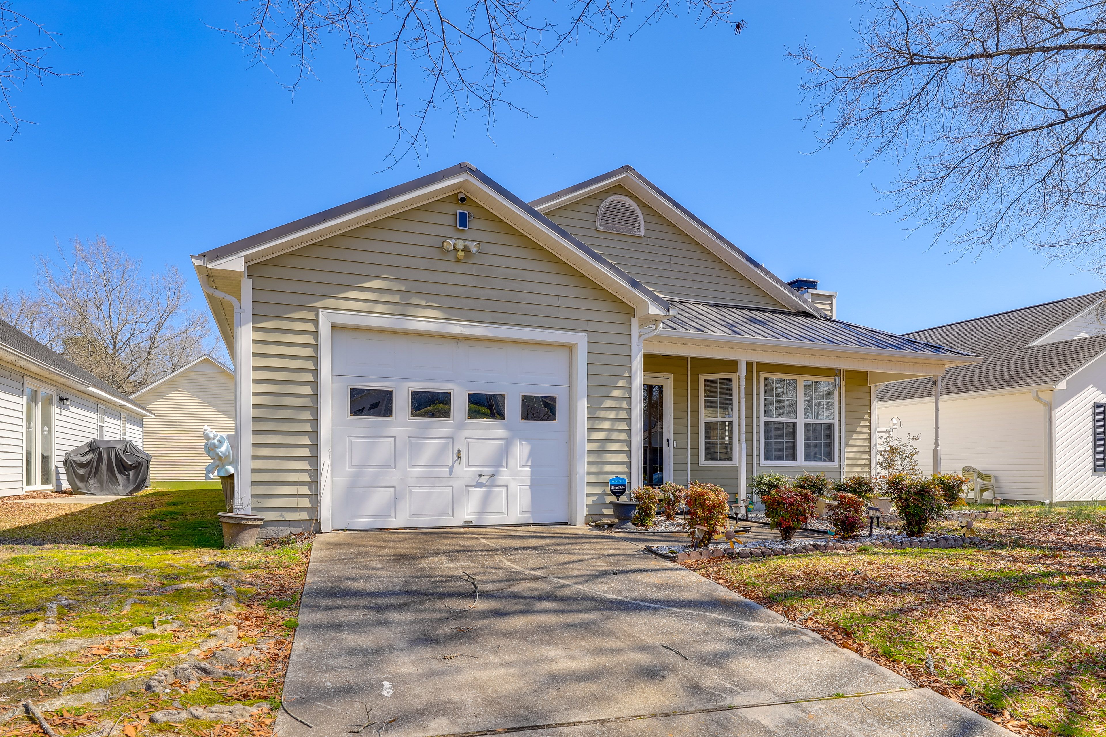 Parking | Driveway (2 Vehicles) | Street (1 Vehicle)