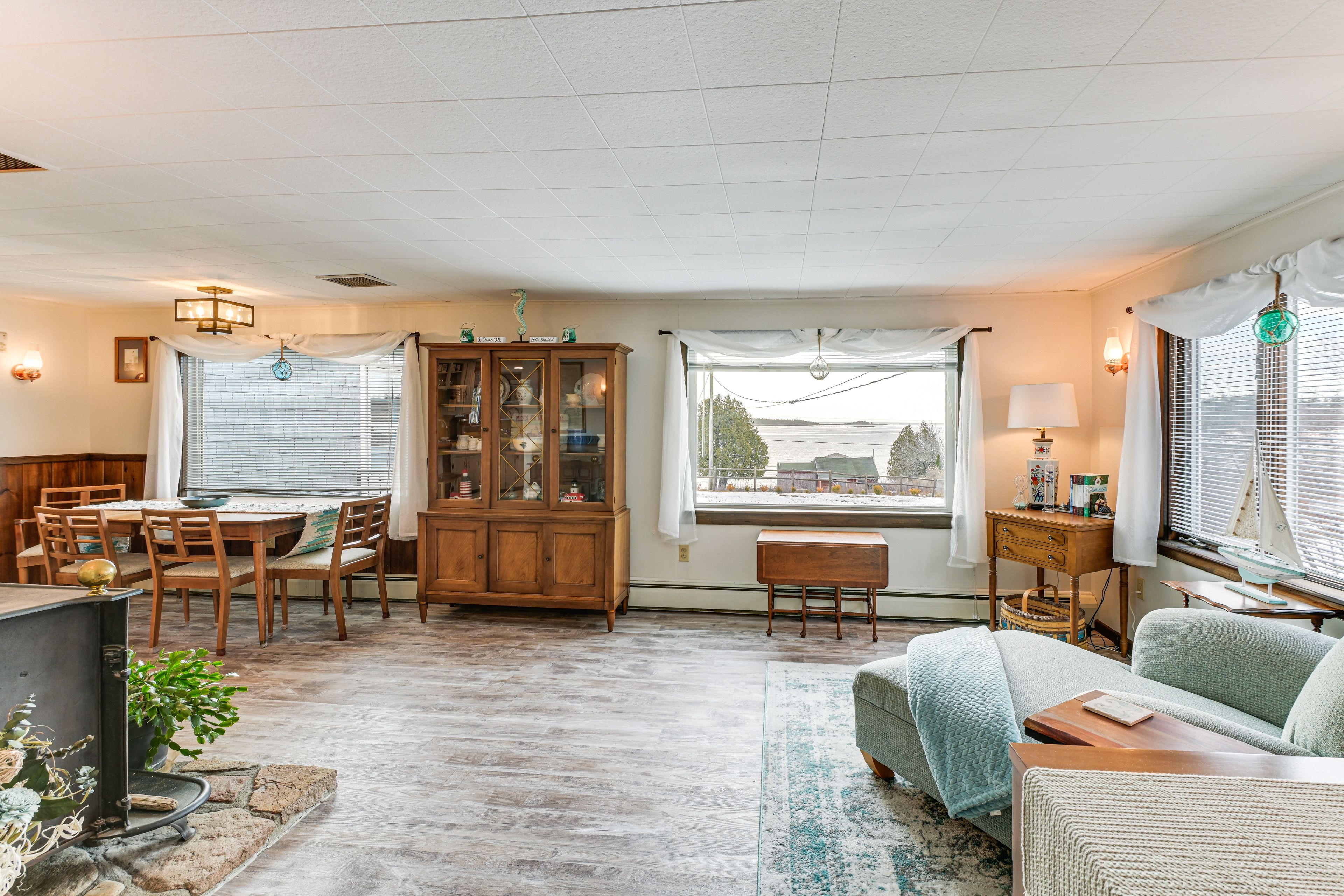 Living Room | Bay Views | Queen Sleeper Sofa