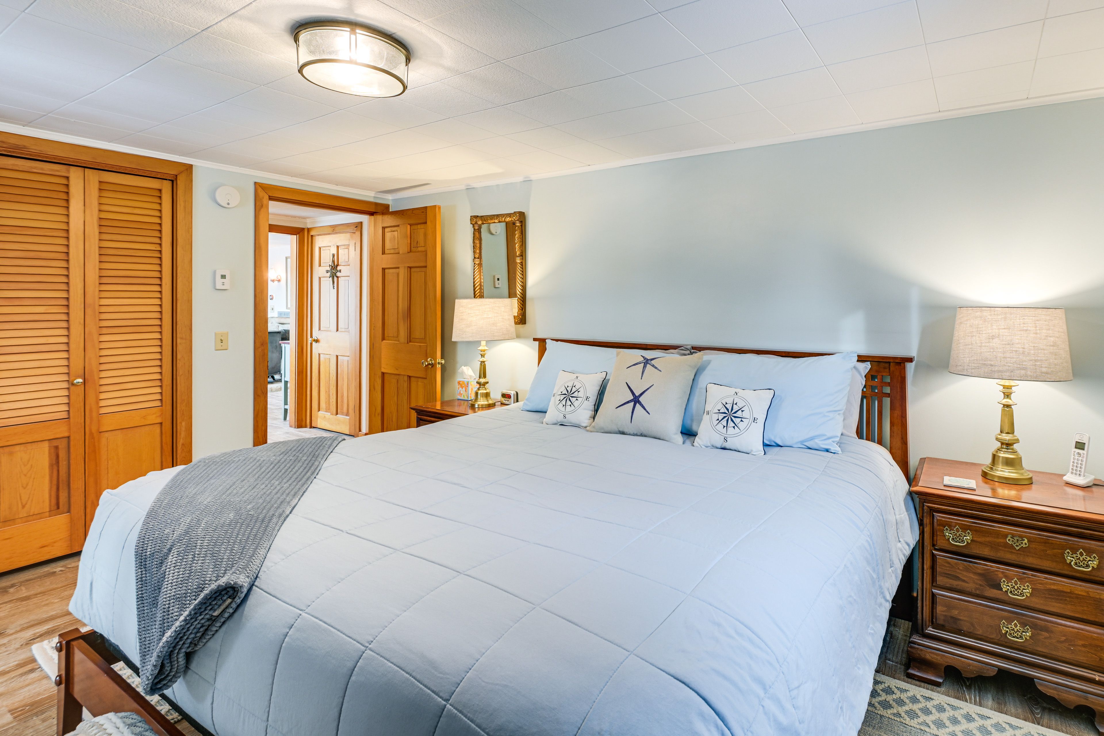 Bedroom 1 | King Bed