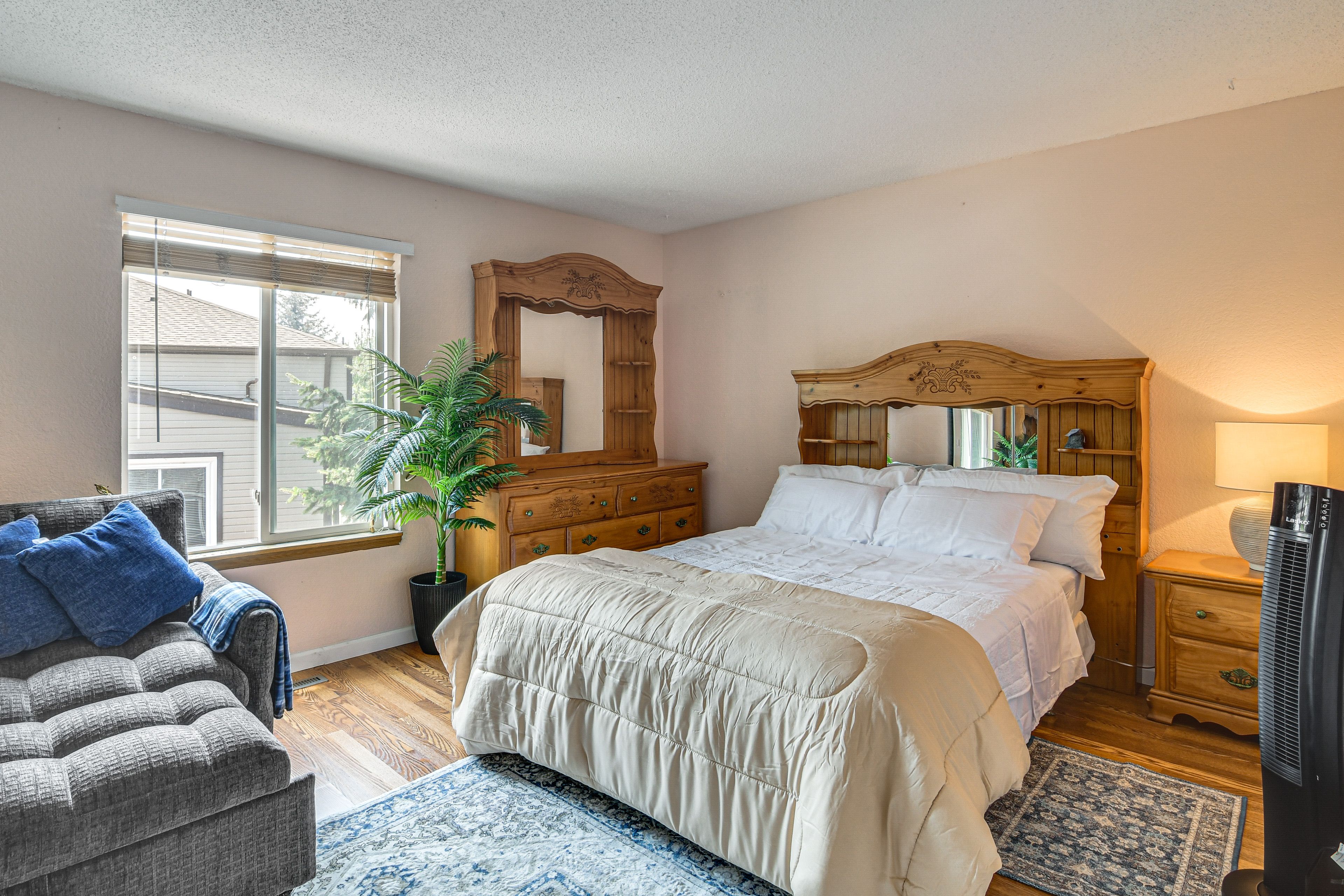 Bedroom 2 | Queen Bed | Full Sleeper Sofa | 2nd Floor