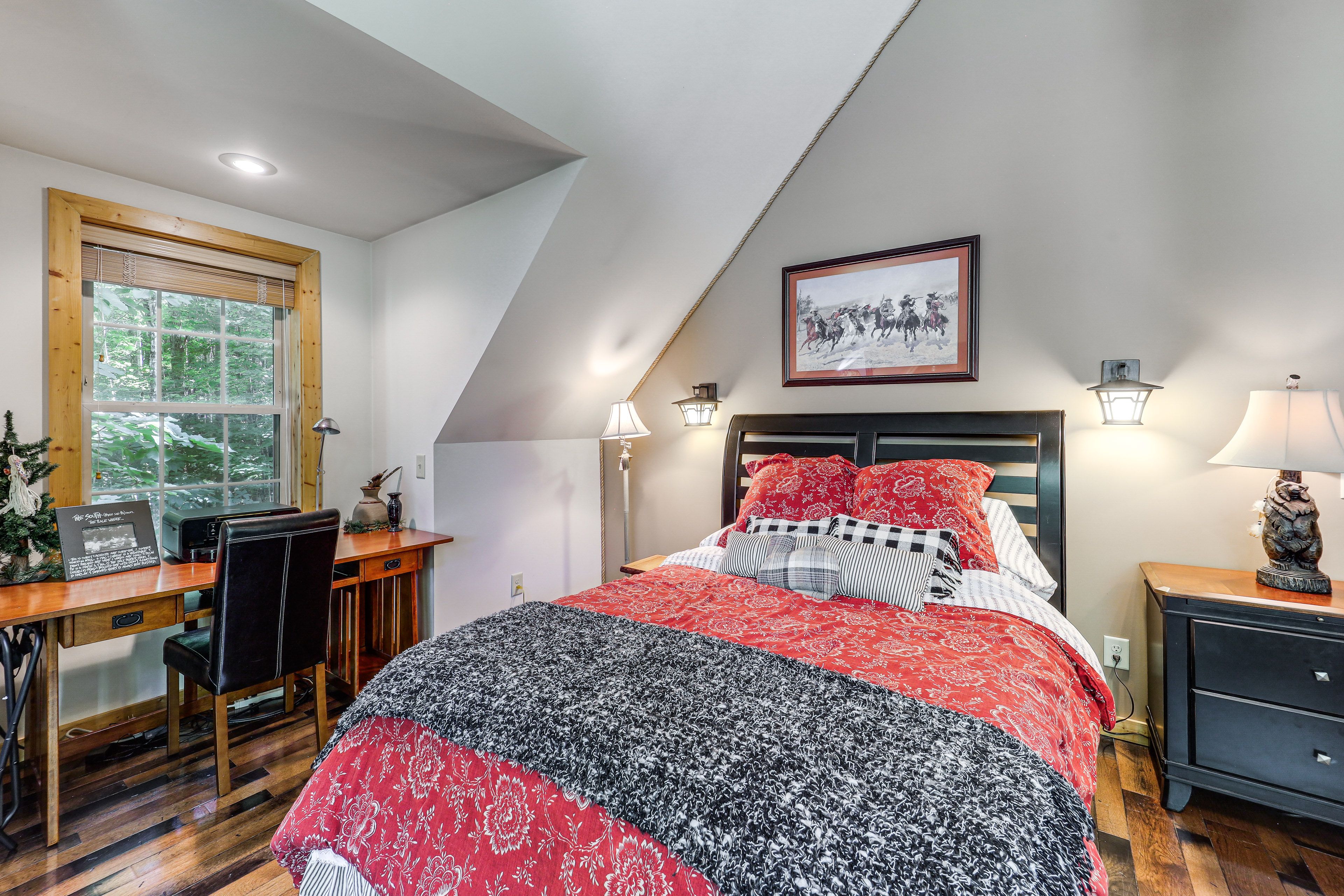 Bedroom 3 | Queen Bed | En-Suite Bathroom | 2nd Floor