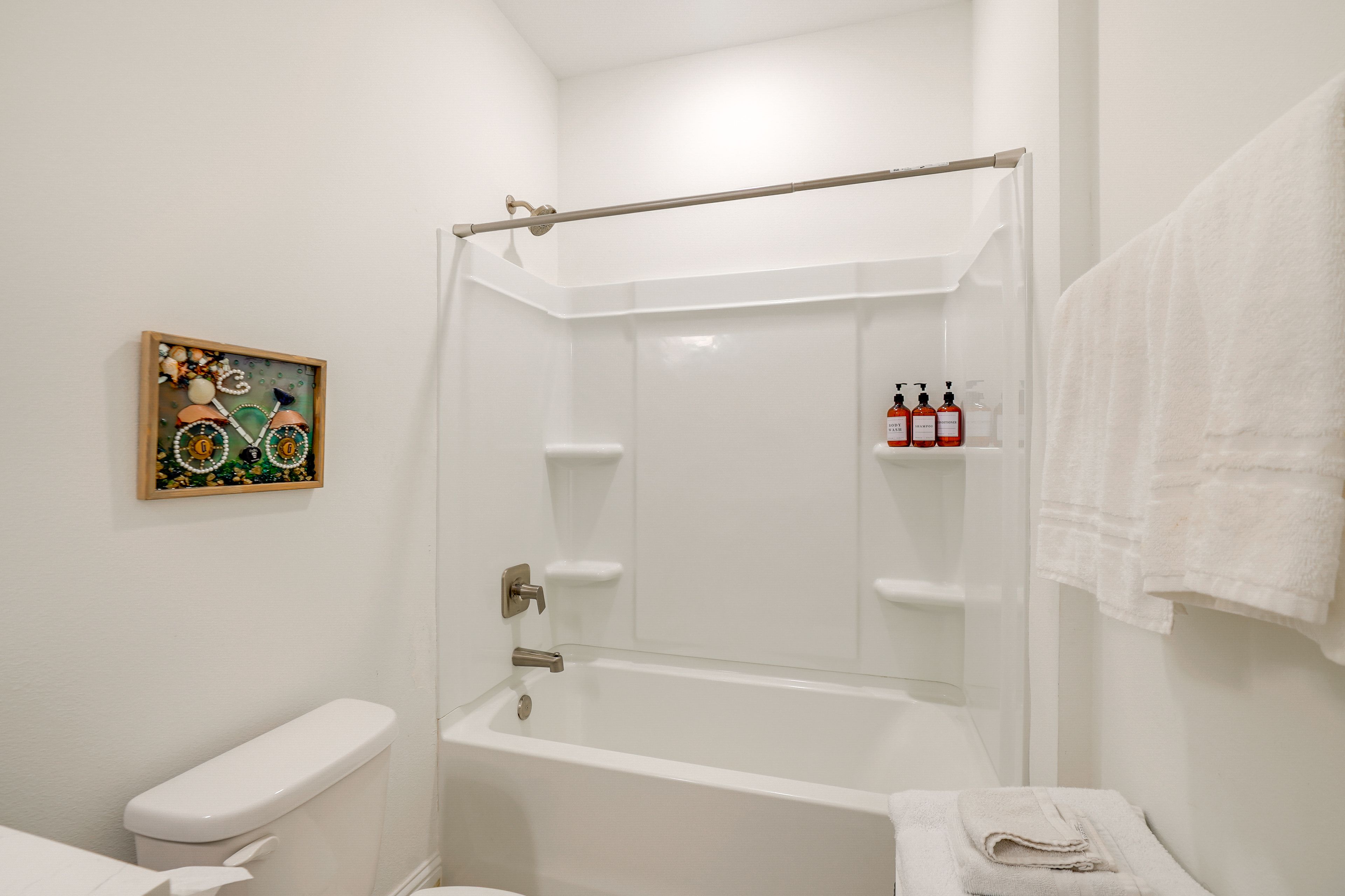 Full Bathroom | 1st Floor