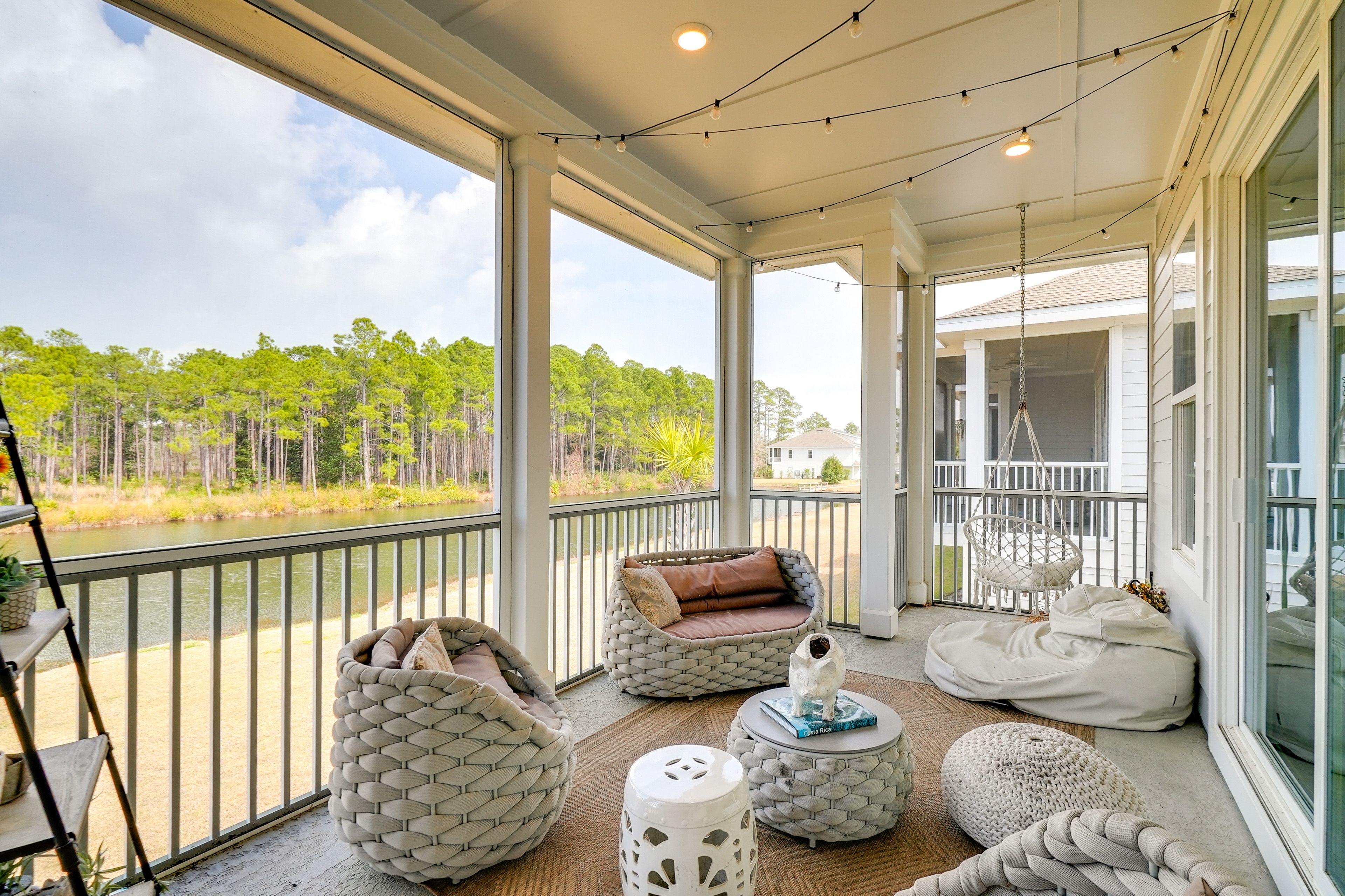Santa Rosa Beach Vacation Rental | 4BR | 3BA | 2,000 Sq Ft | 1 Step to Enter