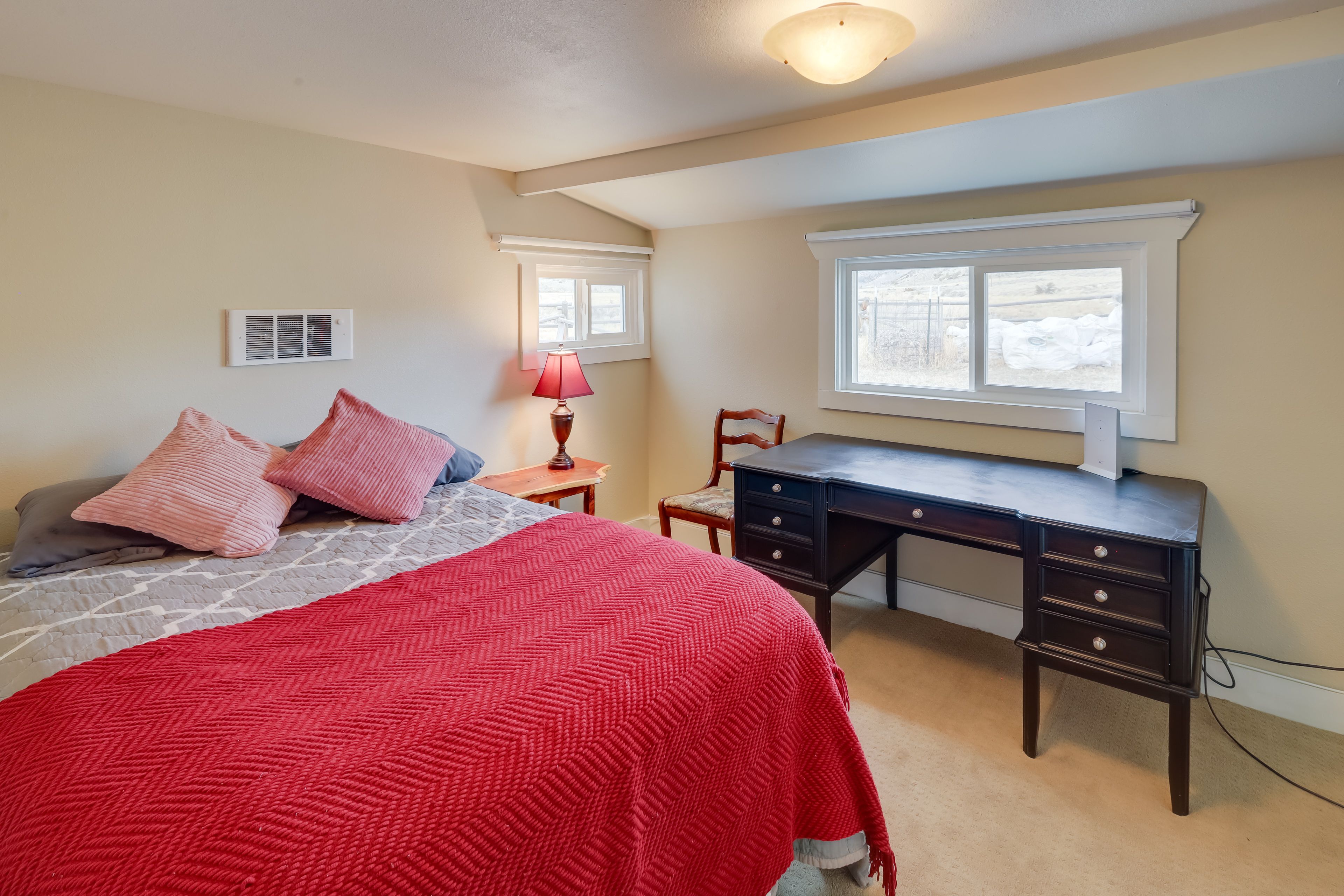 Bedroom 2 | Queen Bed