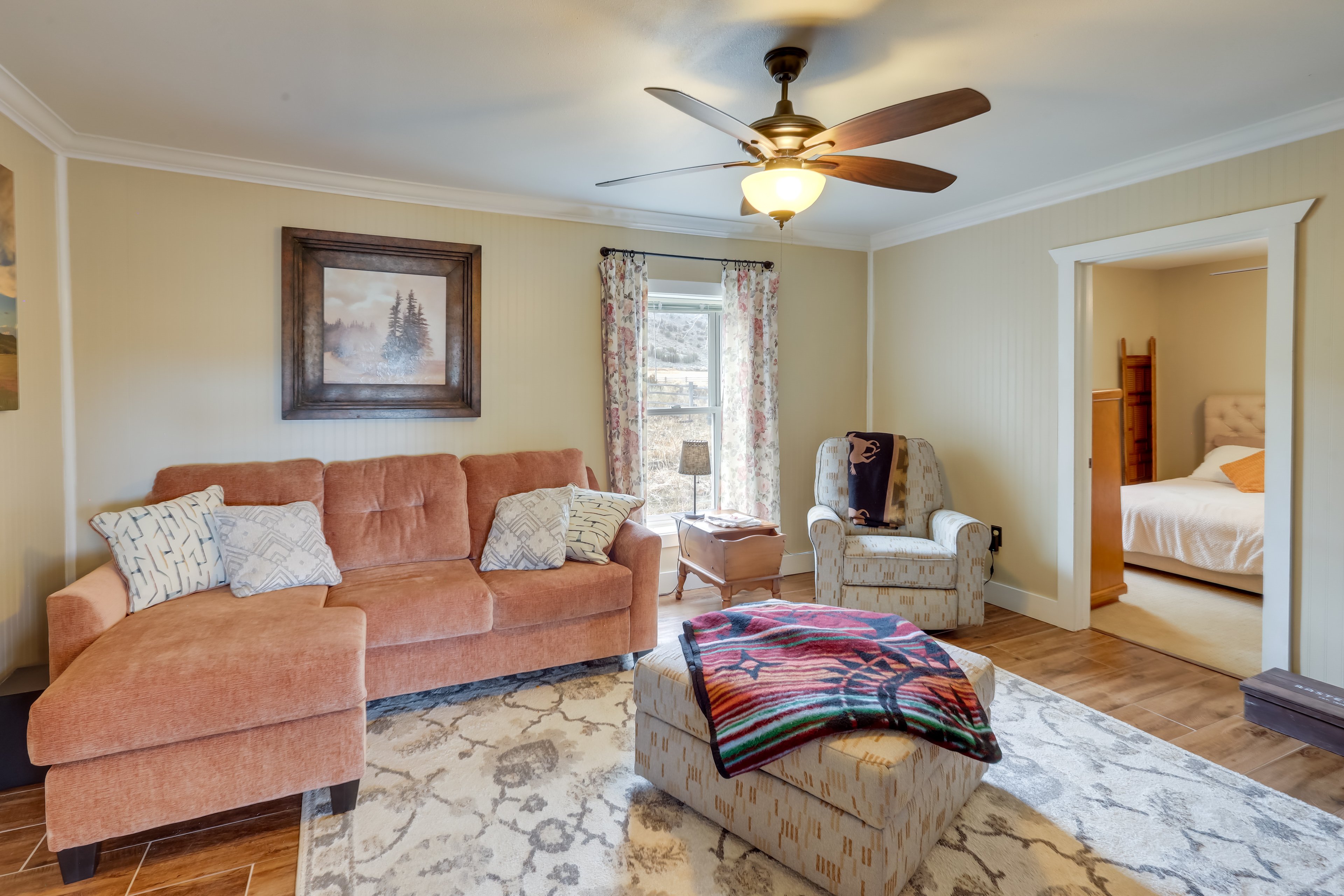 Living Room | Pellet Stove | Flat-Screen TV