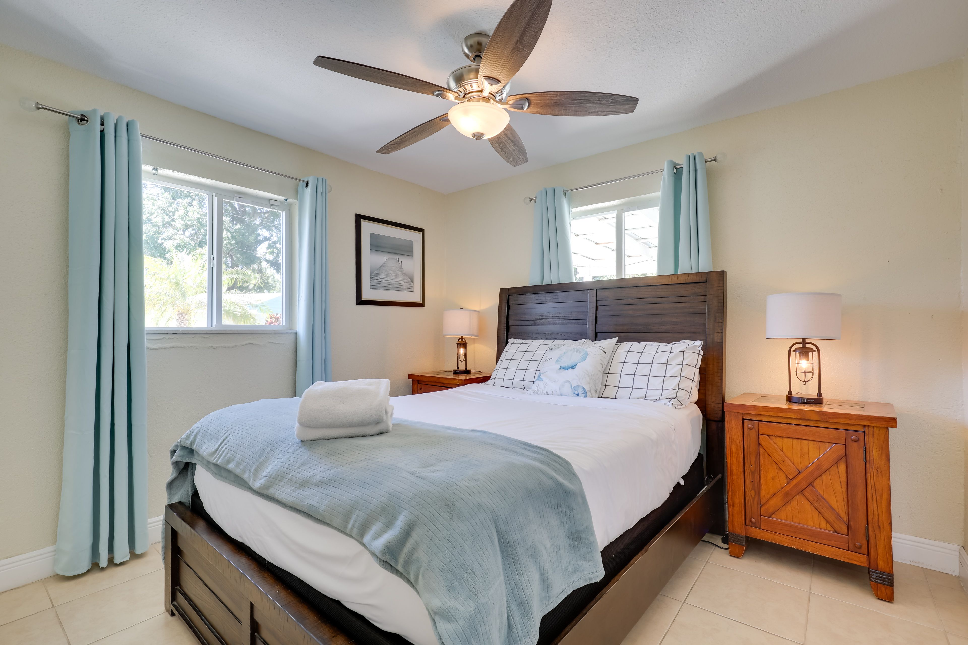 Bedroom 3 | Queen Bed