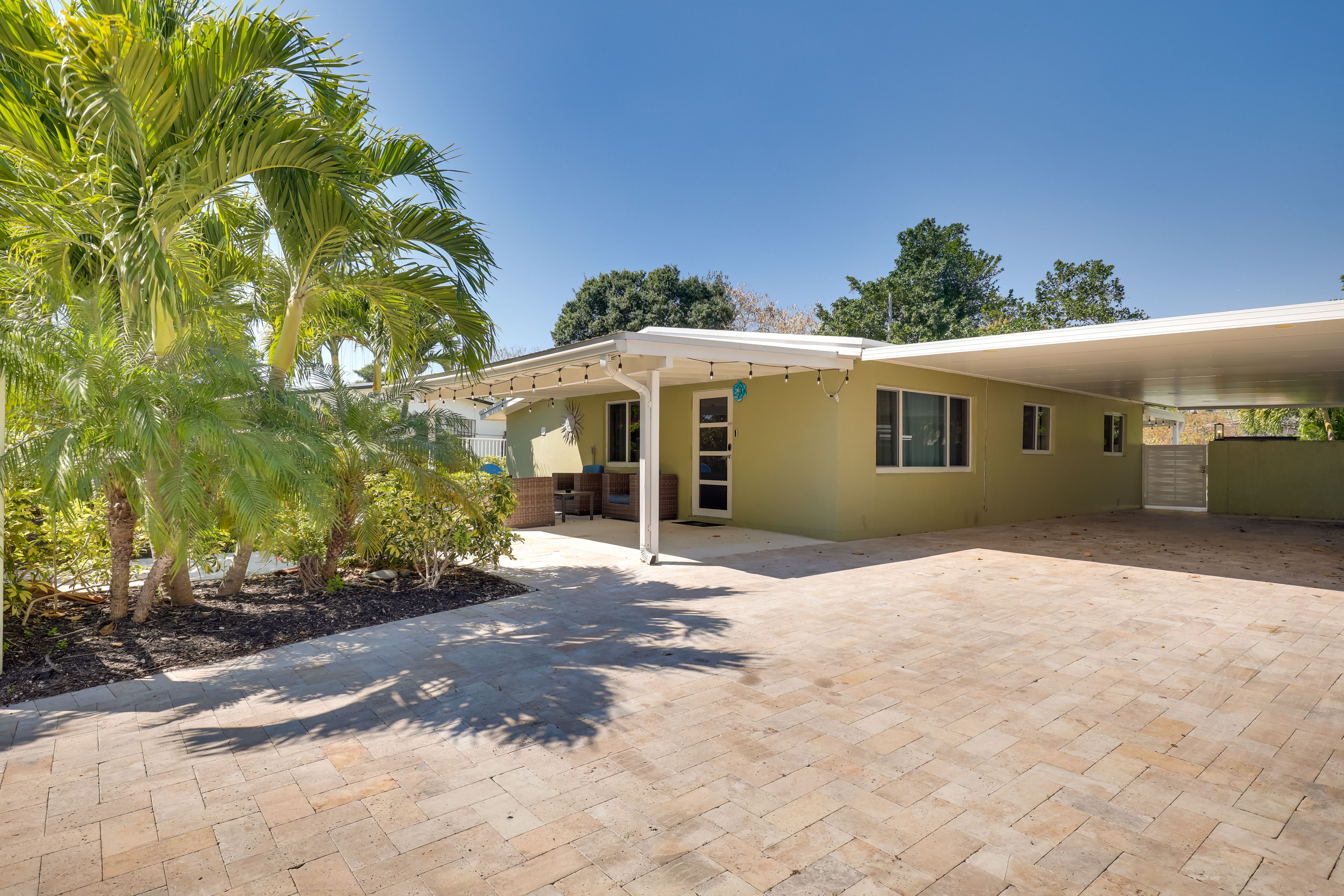 Parking | Driveway (3 Vehicles)