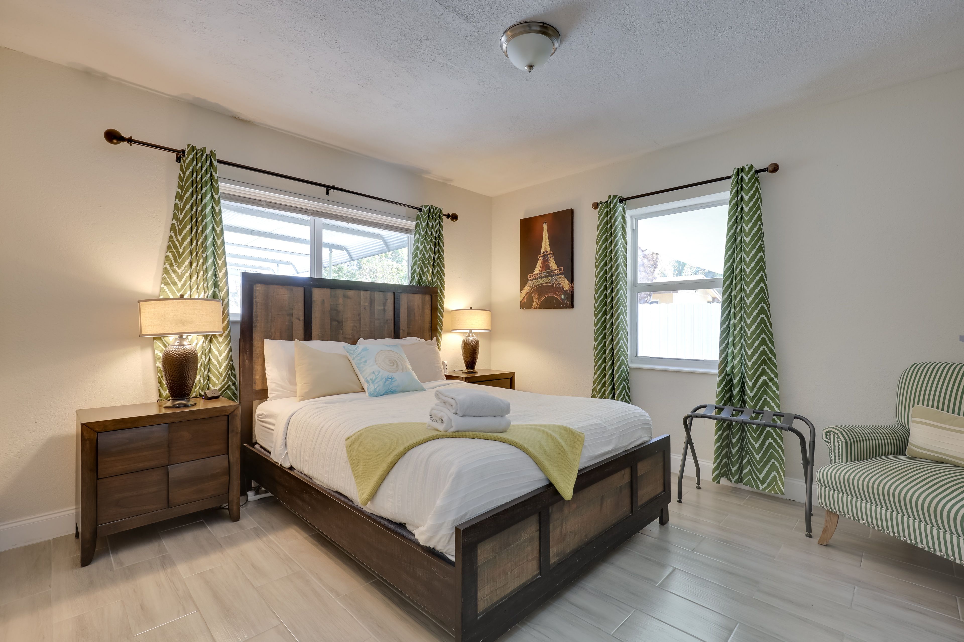 Bedroom 3 | Queen Bed