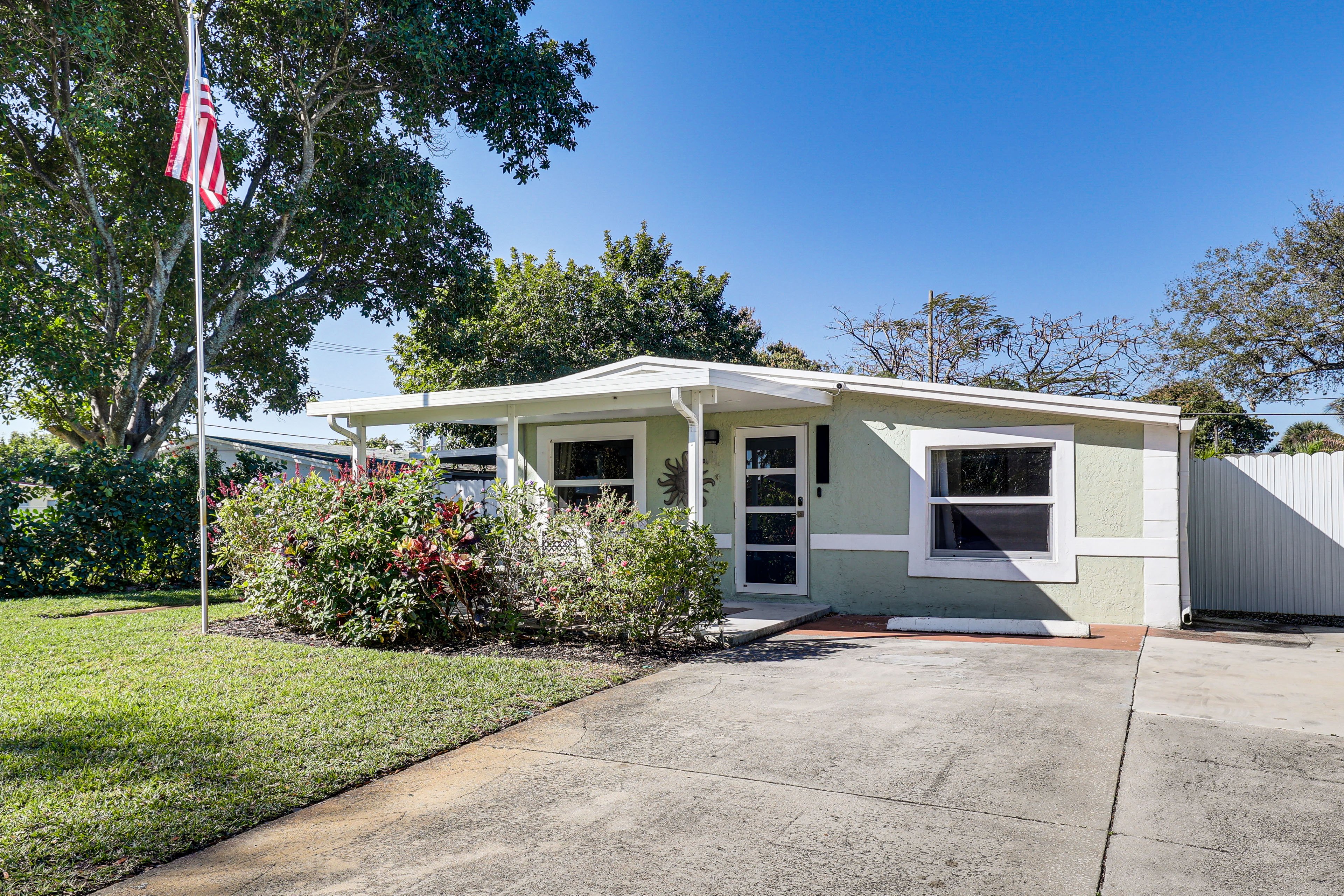 Single-Story House | 4 Mi to Chase Stadium