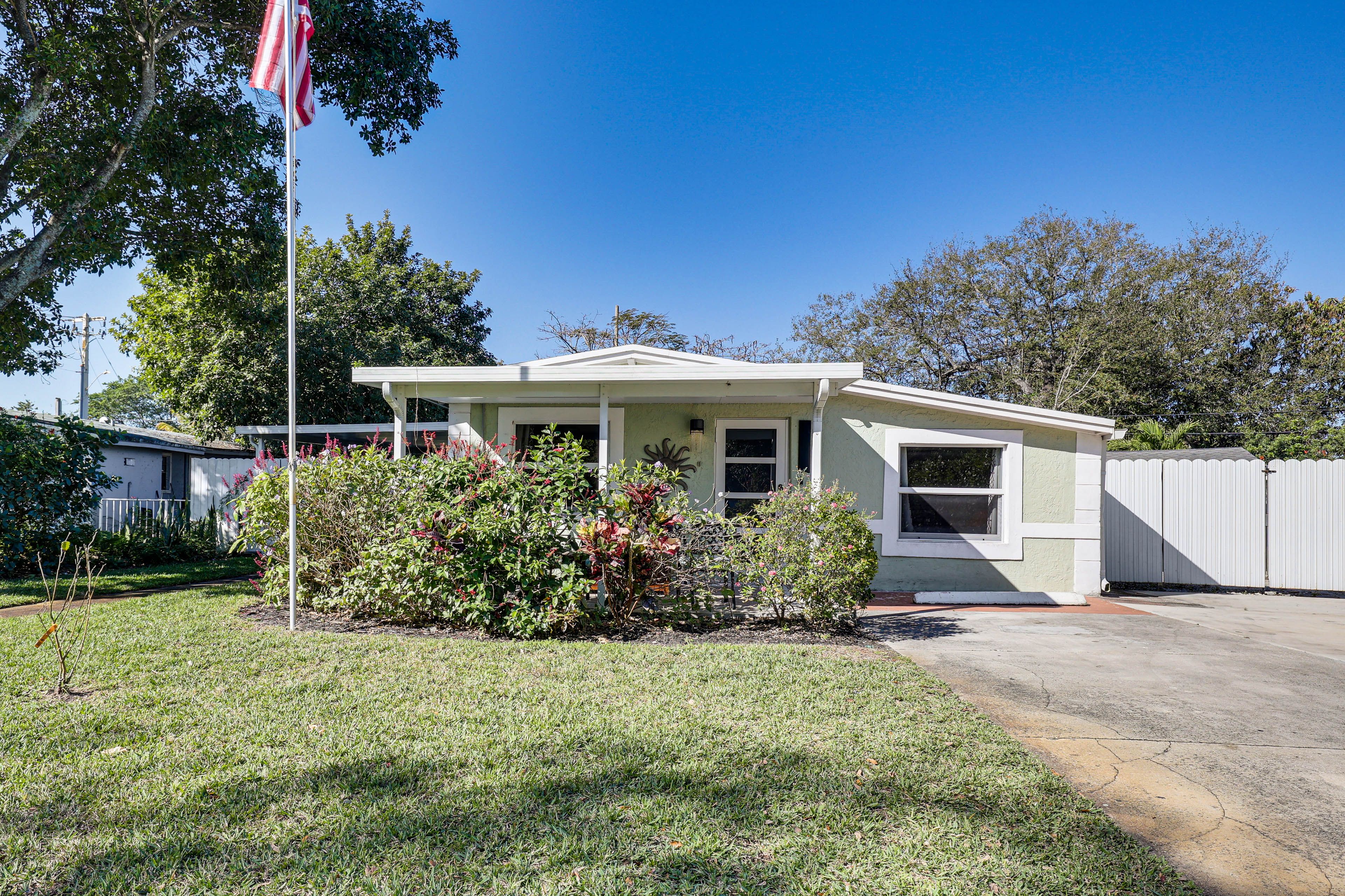 Driveway Parking | 3 Vehicles