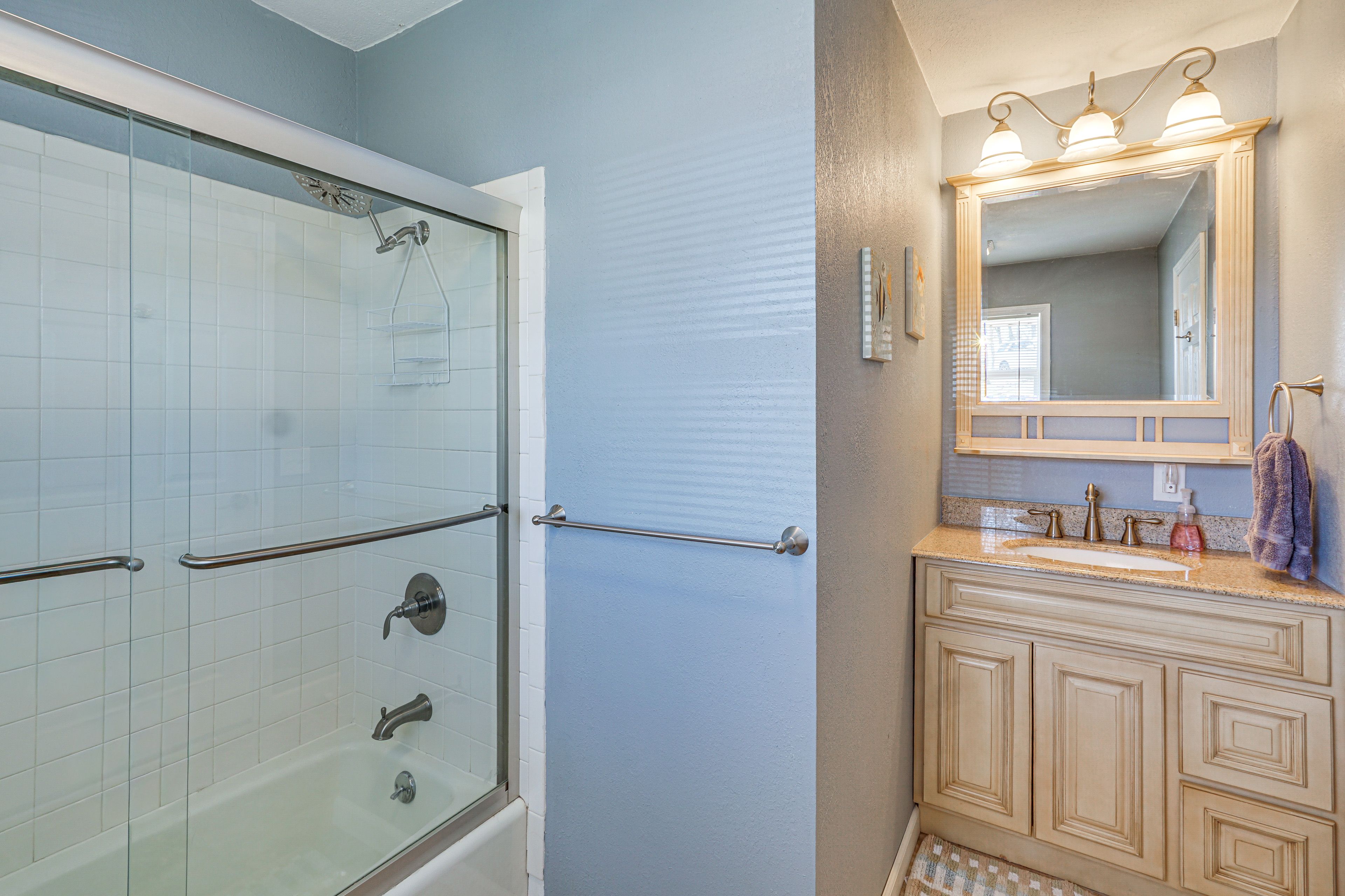 Full Bathroom | Main Level