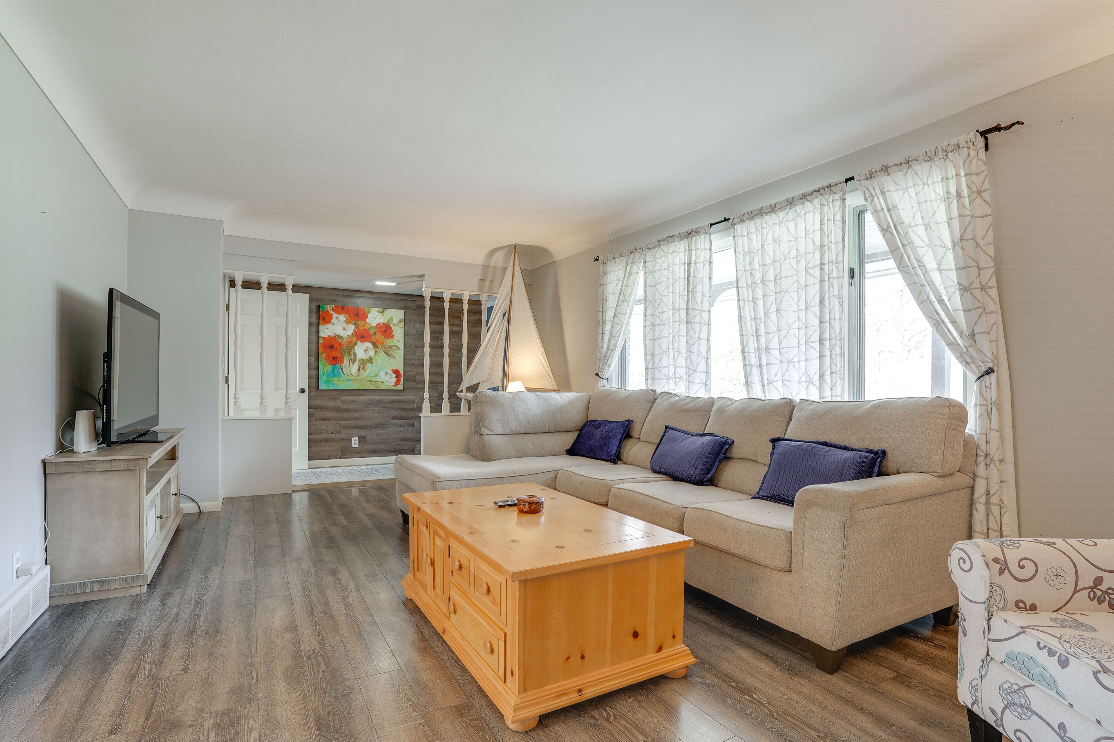 Den | Main Level | Smart TV
