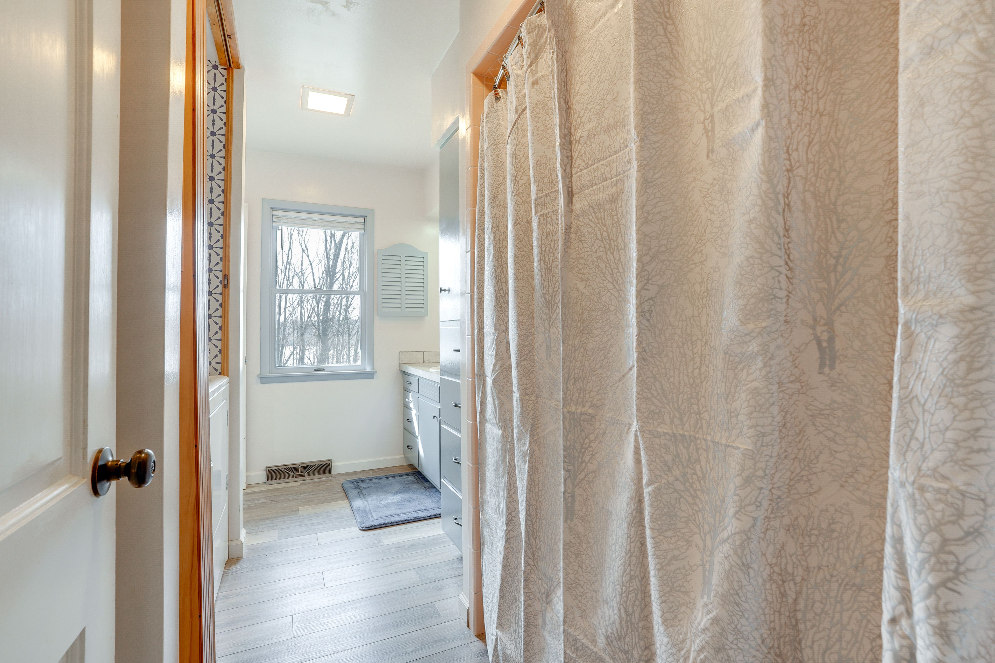 Bathroom | Main Level | Laundry Machines