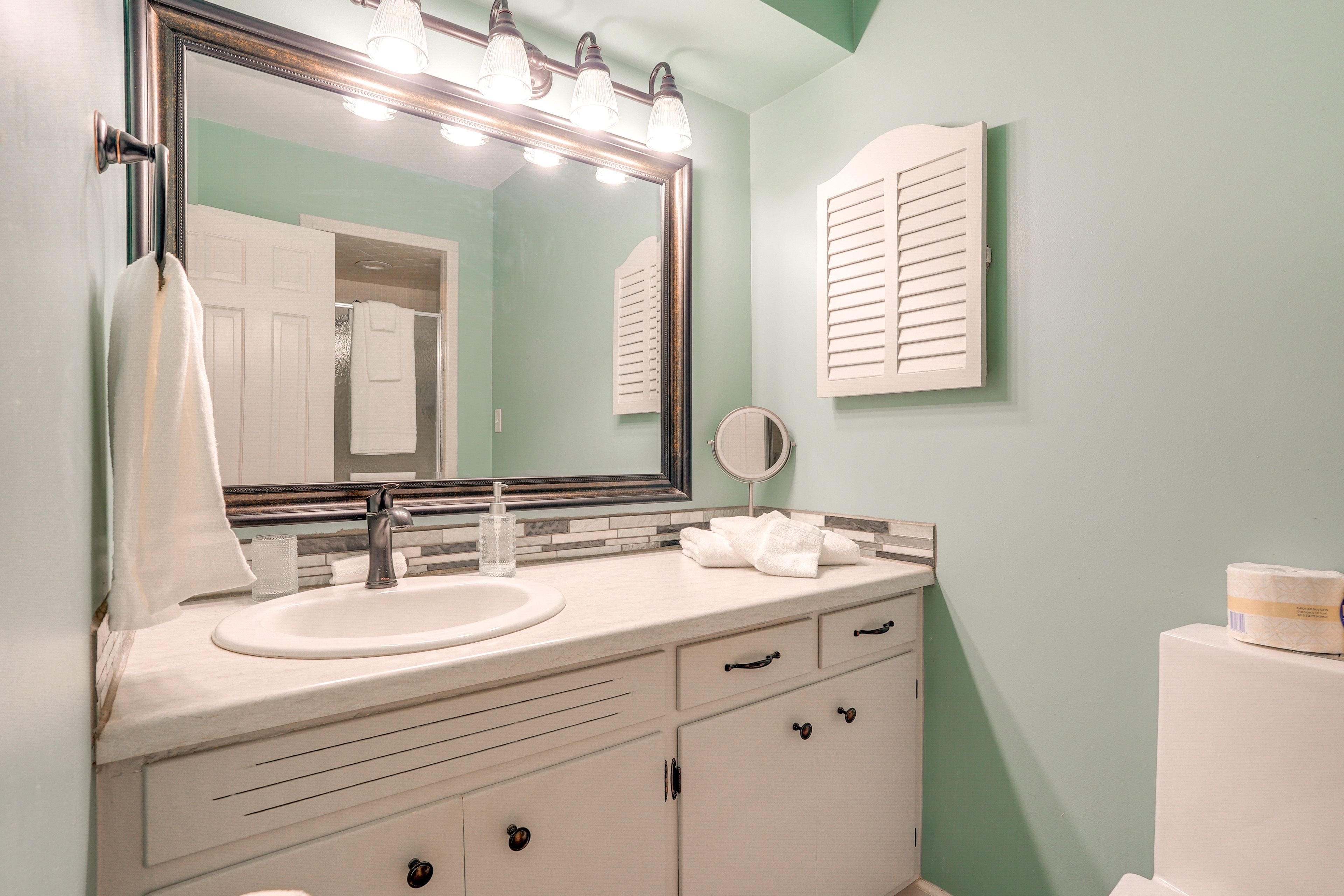 En-Suite Bathroom | Main Level