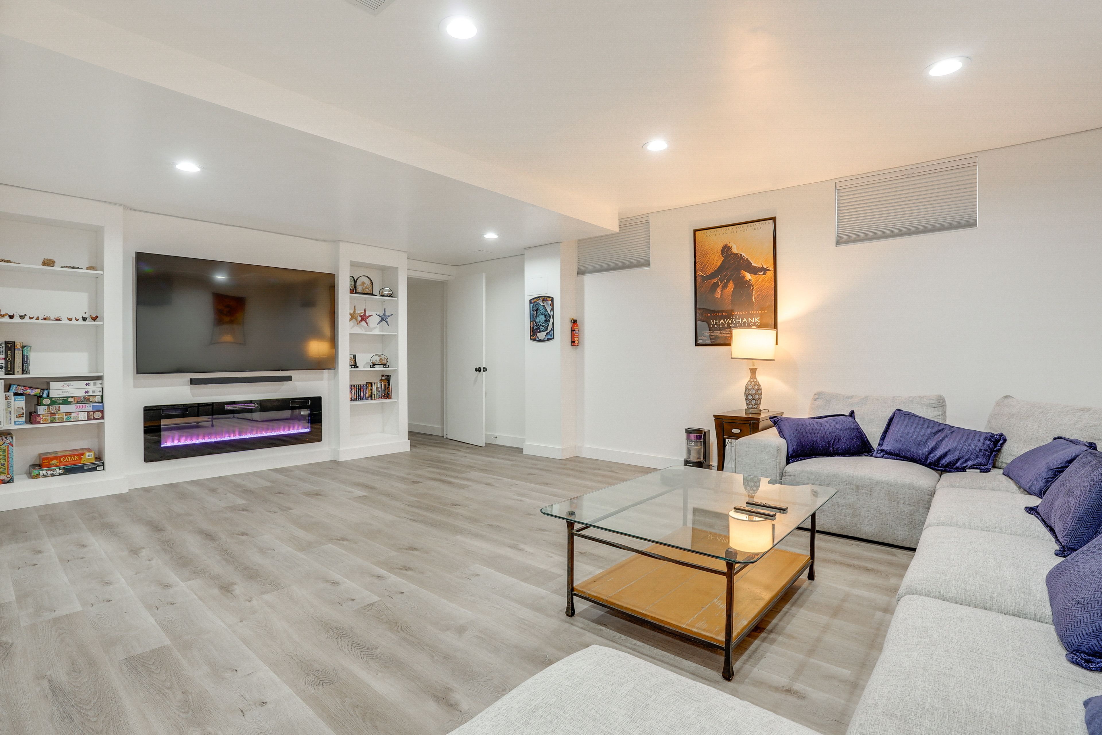 Lounge | Lower Level | Smart TV