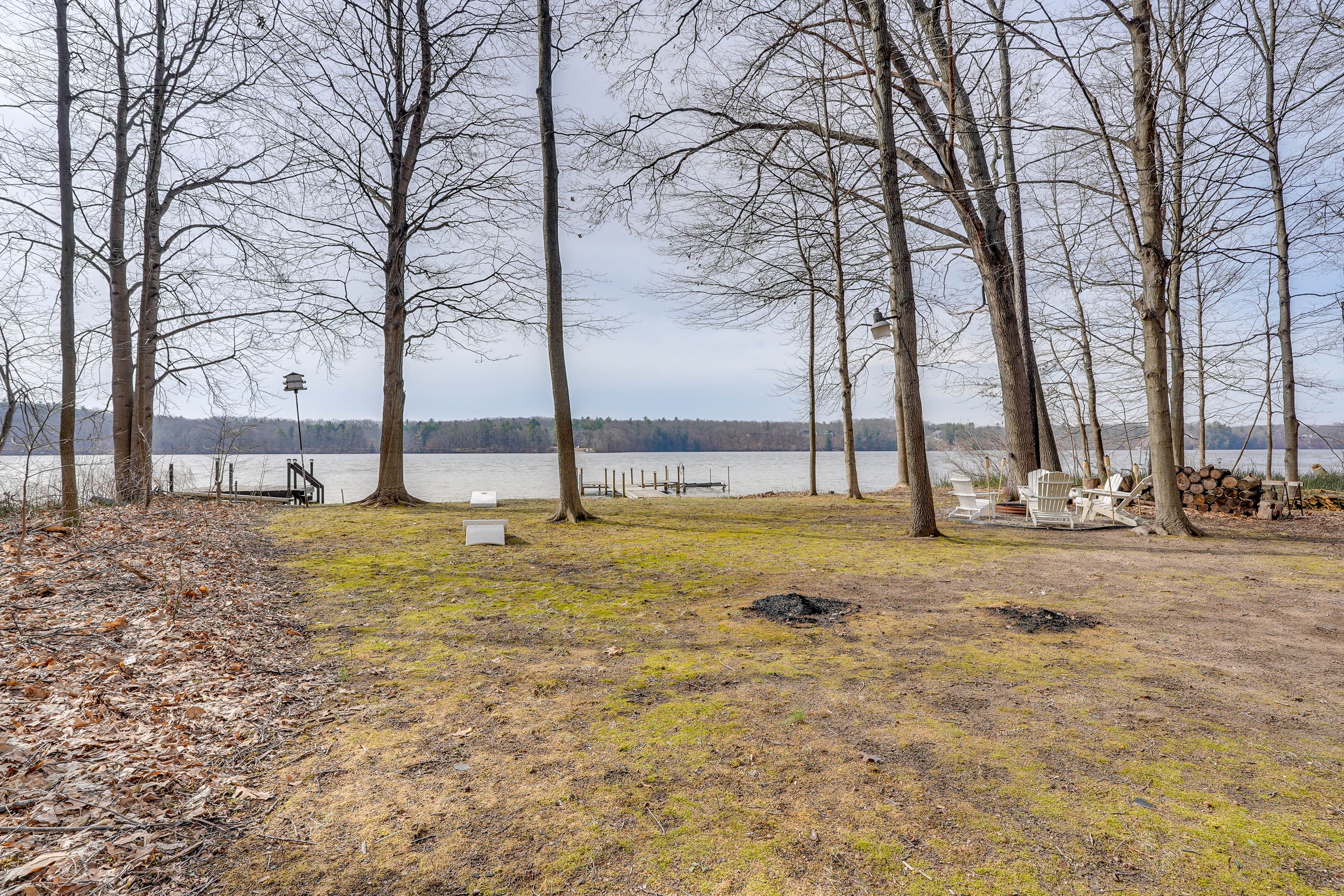 Lakefront | Fire Pit | Cornhole